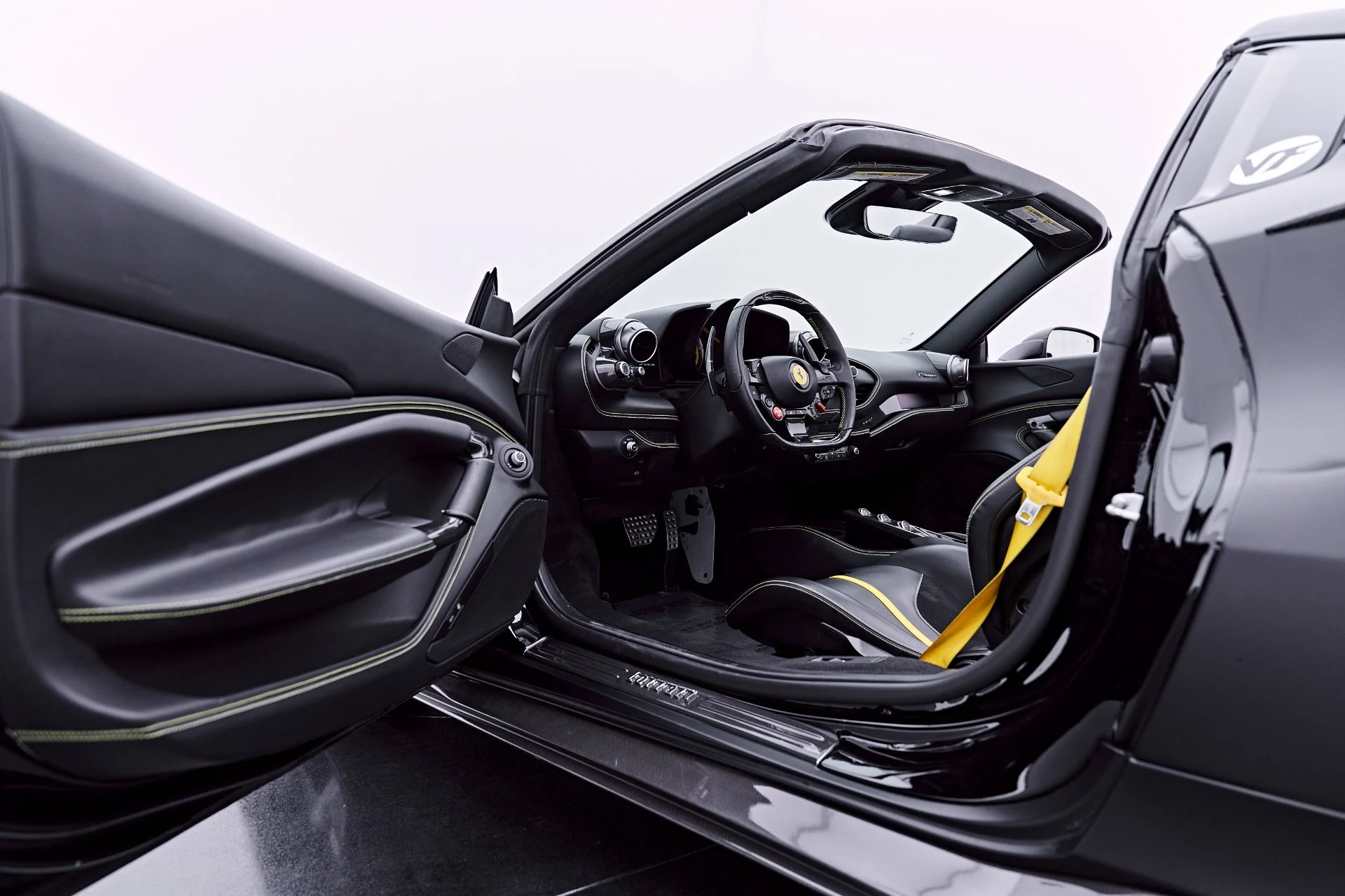 mph049_3321673900_Used_2023_Ferrari_F8_Spider_Base_1783649157_d475403eea