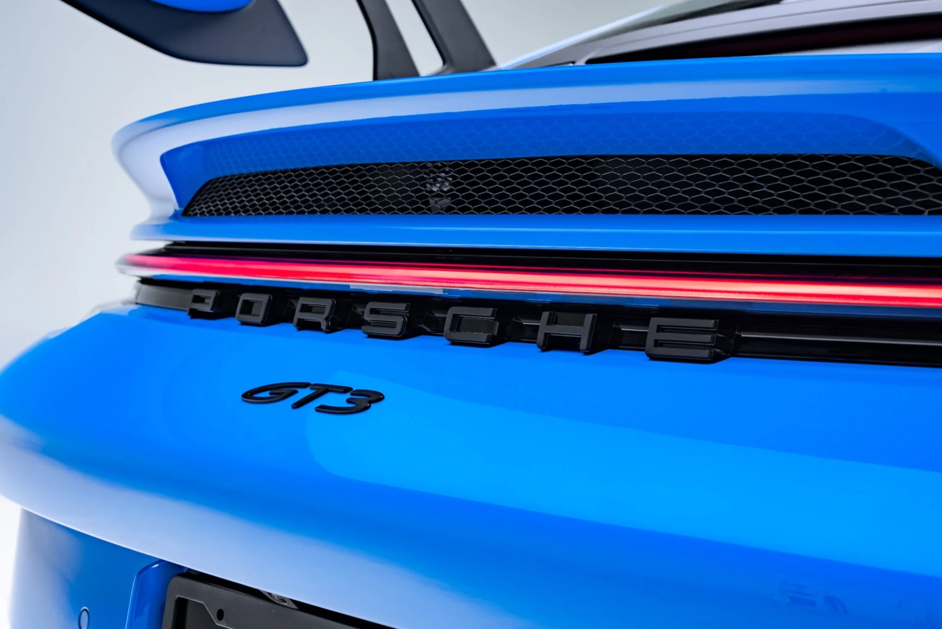 mph049_3328023614_Used_2023_Porsche_911_GT_3_1771960817_346aa26637