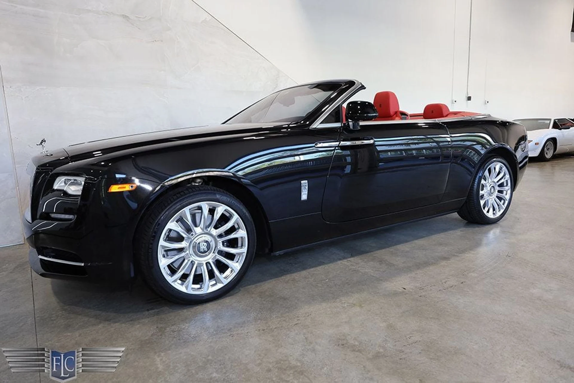 mph049_3336653852_used_2021_rolls_royce_dawn_convertible_9689_22905952_50_1024_284e6f0613