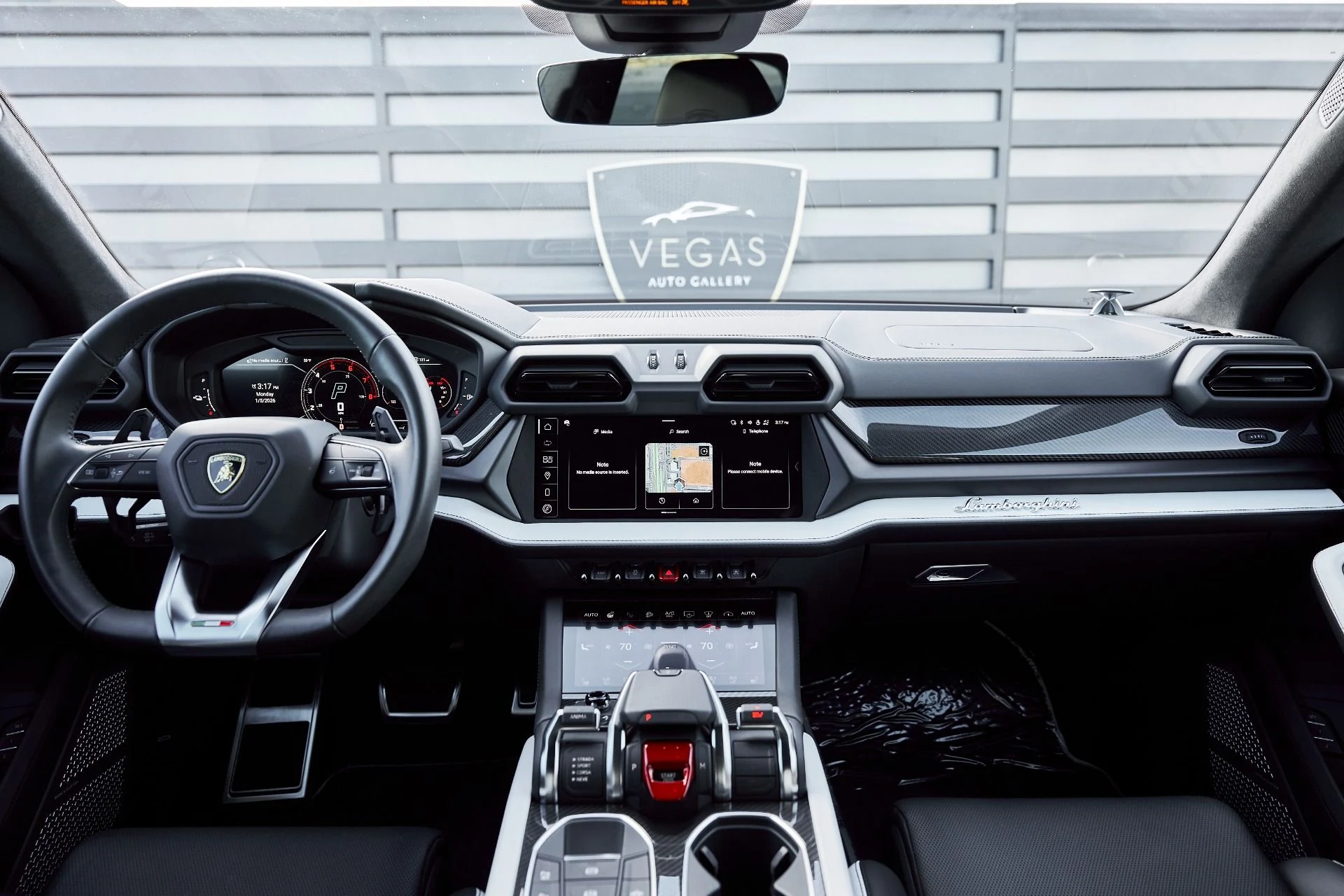 mph049_3344175495_Used_2025_Lamborghini_Urus_SE_1767720903_88ef3c4085