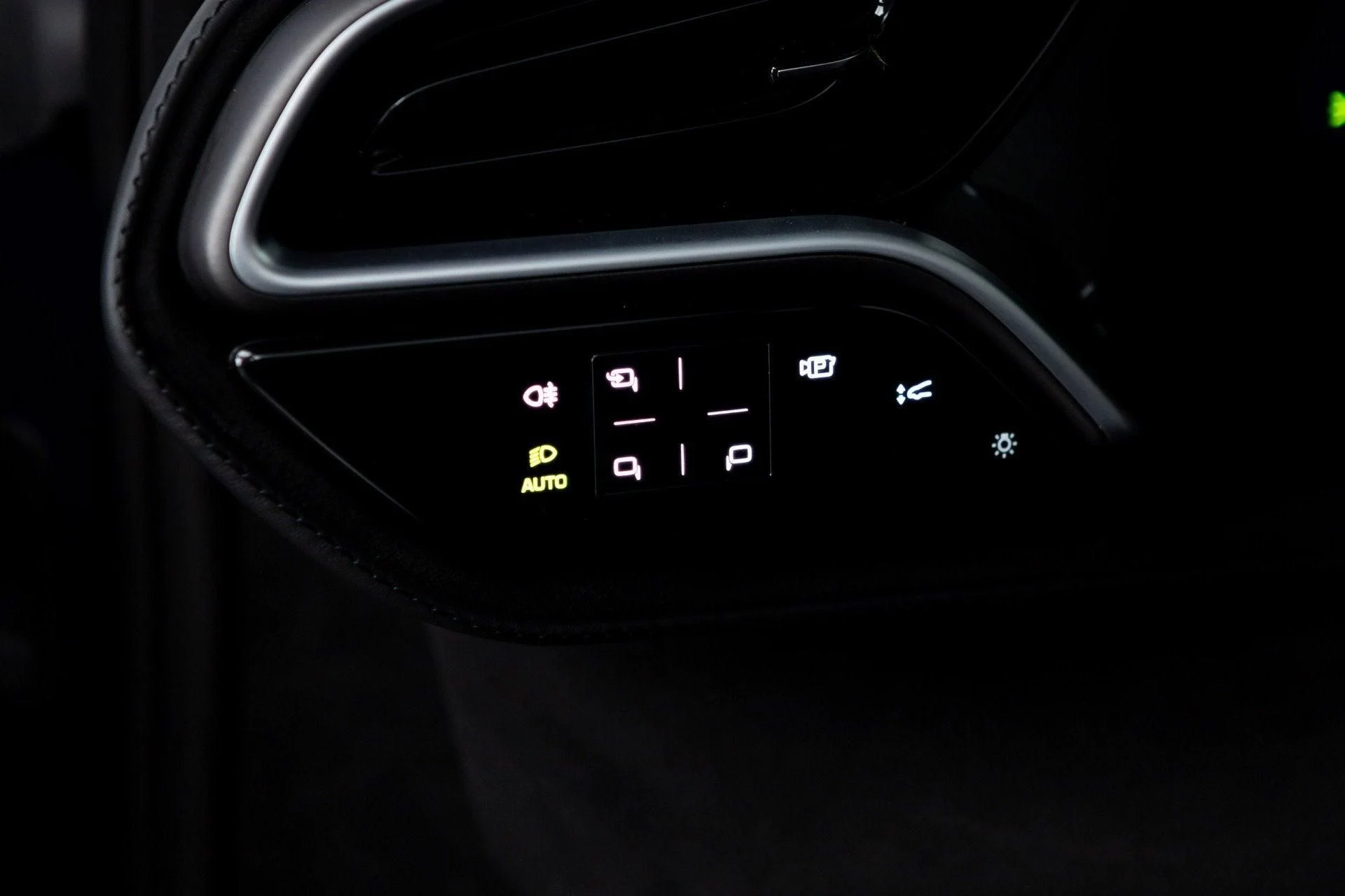 mph049_3356263697_Used_2023_Ferrari_296_GTS_1777368570_2f8c78f866