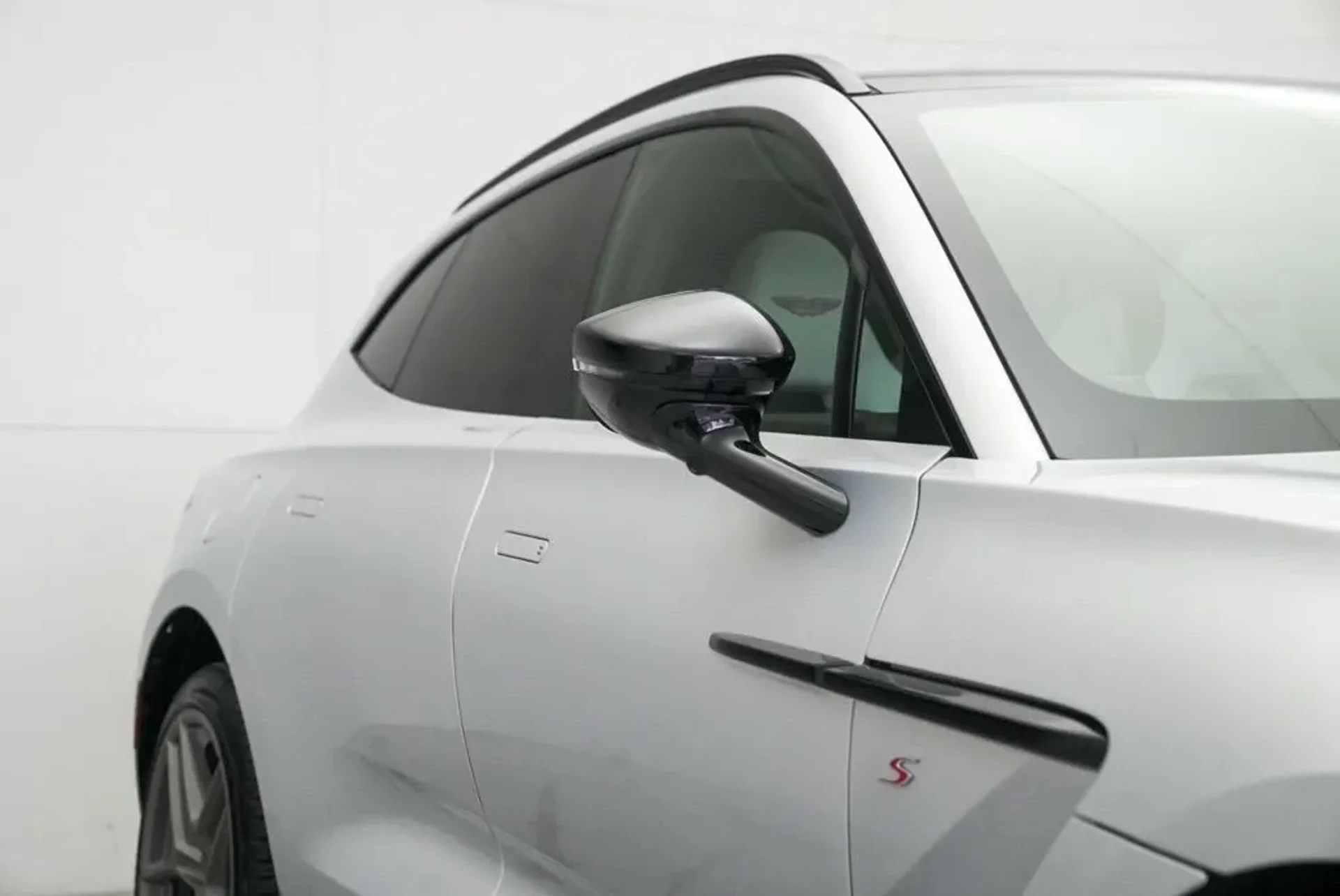 mph049_3387147250_eeibjggvcdh6y3i2pa7rl24bzmkr_5b21ae9765