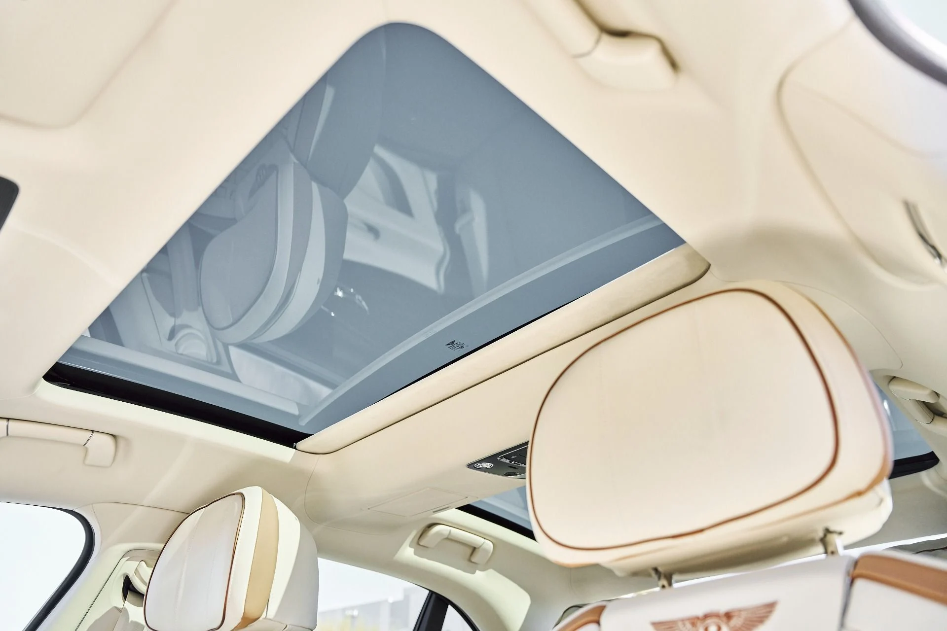 mph049_3399886224_Used_2023_Bentley_Flying_Spur_Hybrid_Odyssean_Edition_1770692495_e84c4e3e10