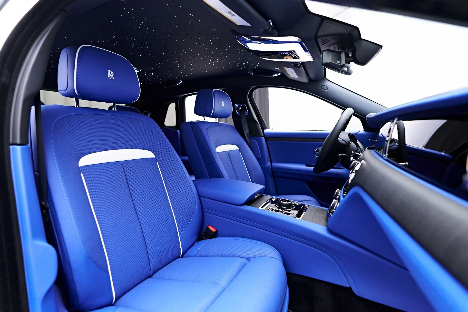 mph049_3404722904_Used_2024_Rolls_Royce_Ghost_Base_1757190845_12a5b5a151