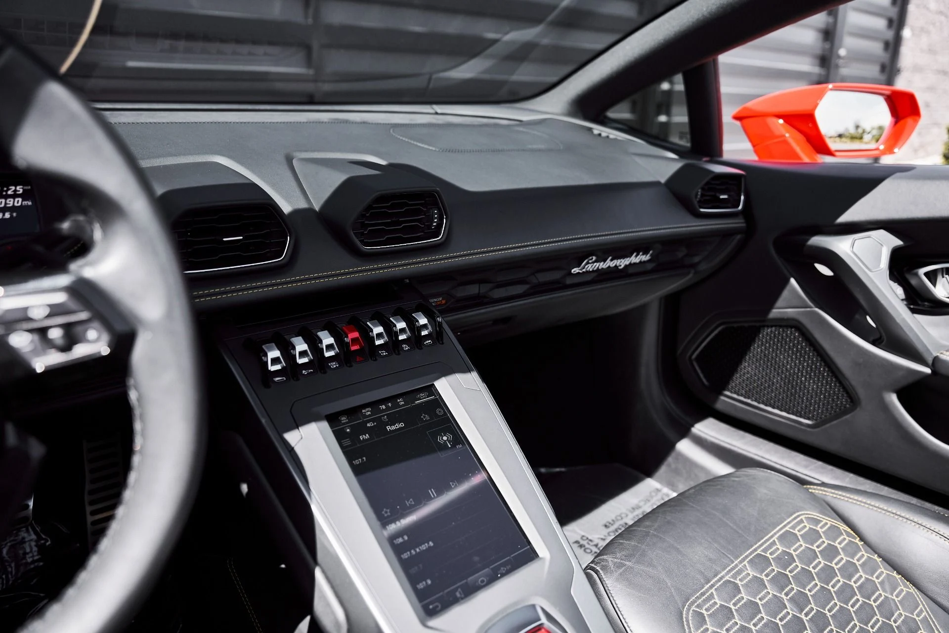 mph049_3420665566_Used_2023_Lamborghini_Huracan_EVO_Base_1776733459_a29a6ac8f8