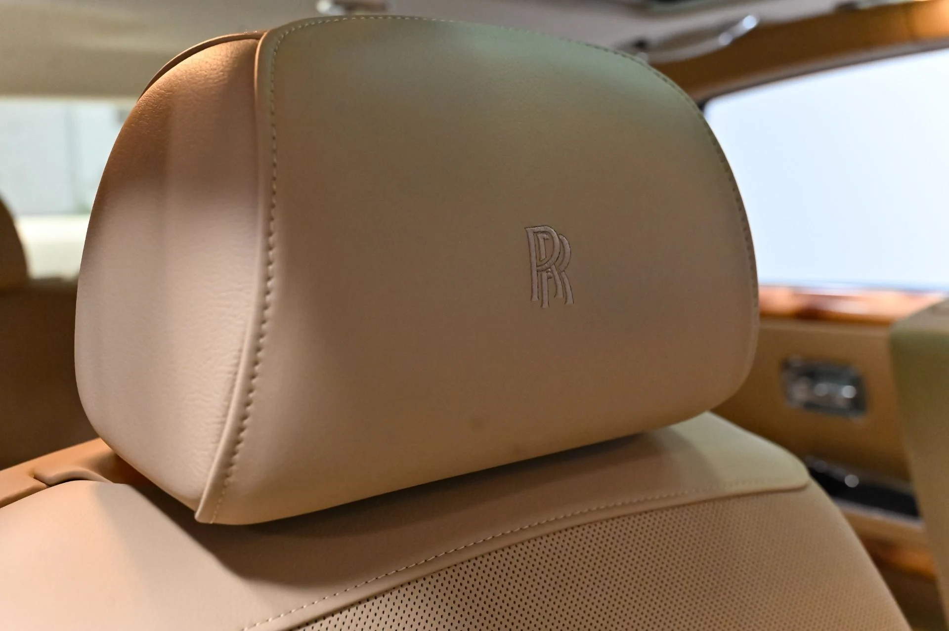 mph049_3432478145_Used_2012_Rolls_Royce_Ghost_Base_1791906503_848987455b