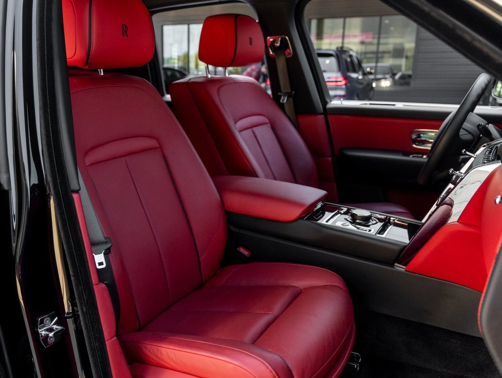 mph049_343265123_50_5d8ed7c971