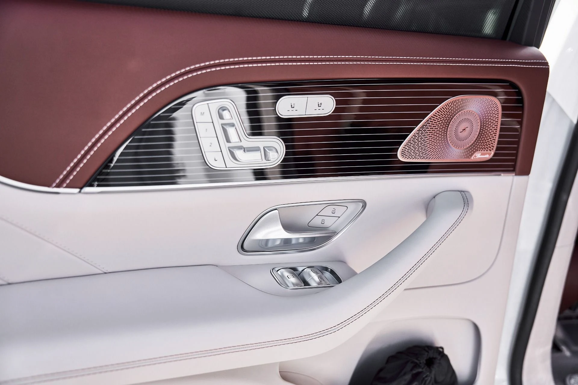 mph049_3443715659_Used_2026_Mercedes_Benz_GLS_Maybach_GLS_600_1777074132_da49fa3104