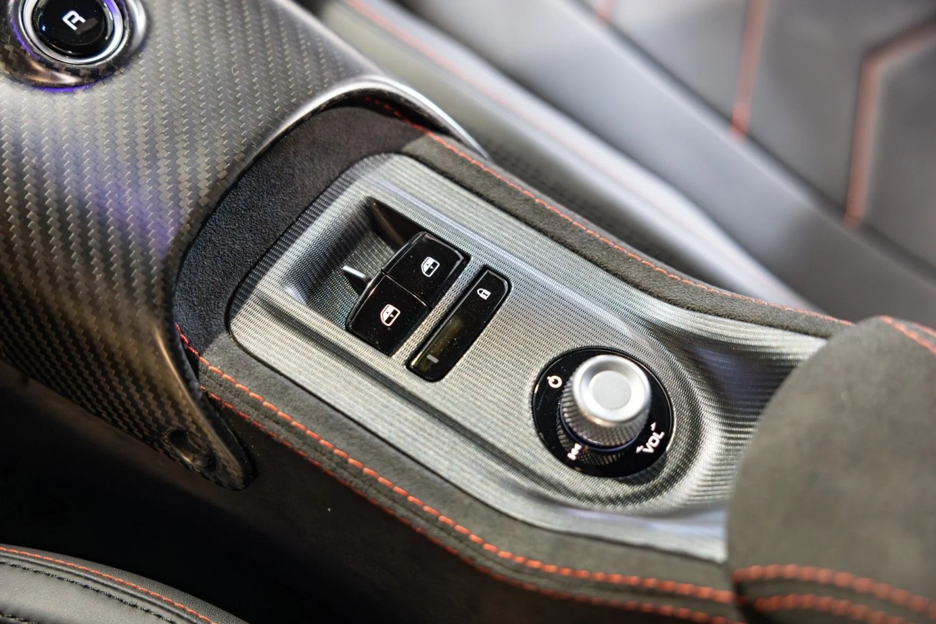 mph049_3445846006_ow_10f000e51f