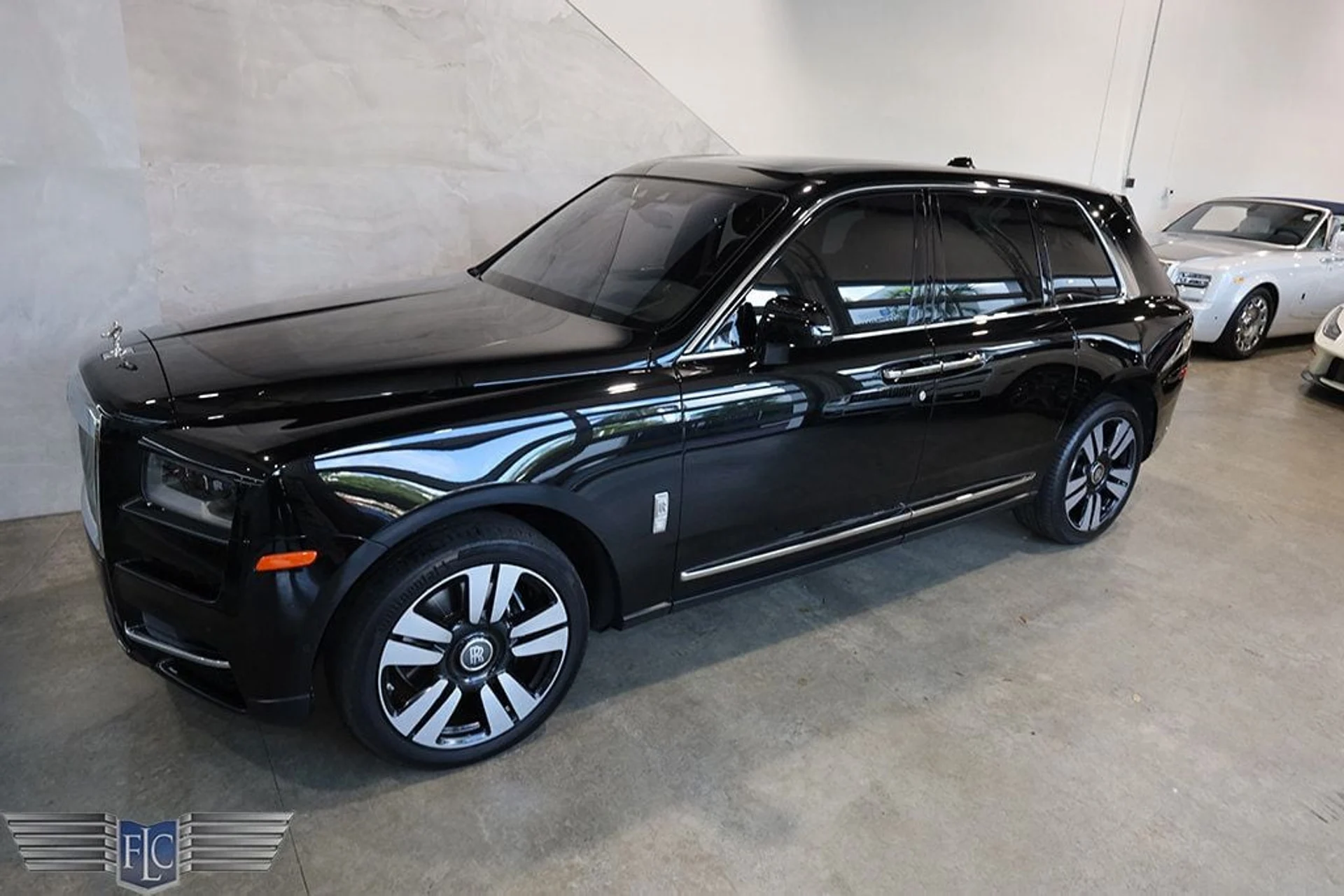 mph049_3448363878_used_2019_rolls_royce_cullinan_sportutility_9689_22937203_50_1024_8dc64c8c42