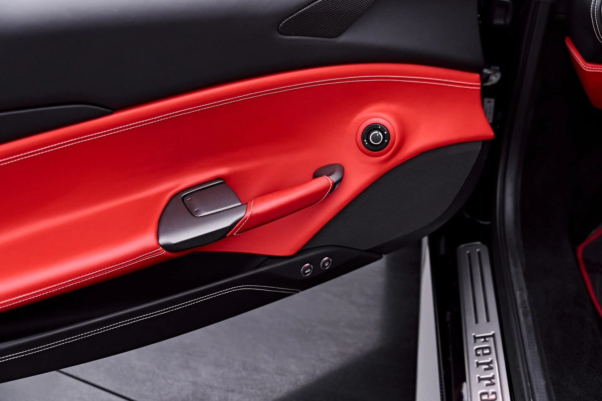 mph049_3453602637_Used_2018_Ferrari_488_Spider_Base_1786671715_a774b47dac