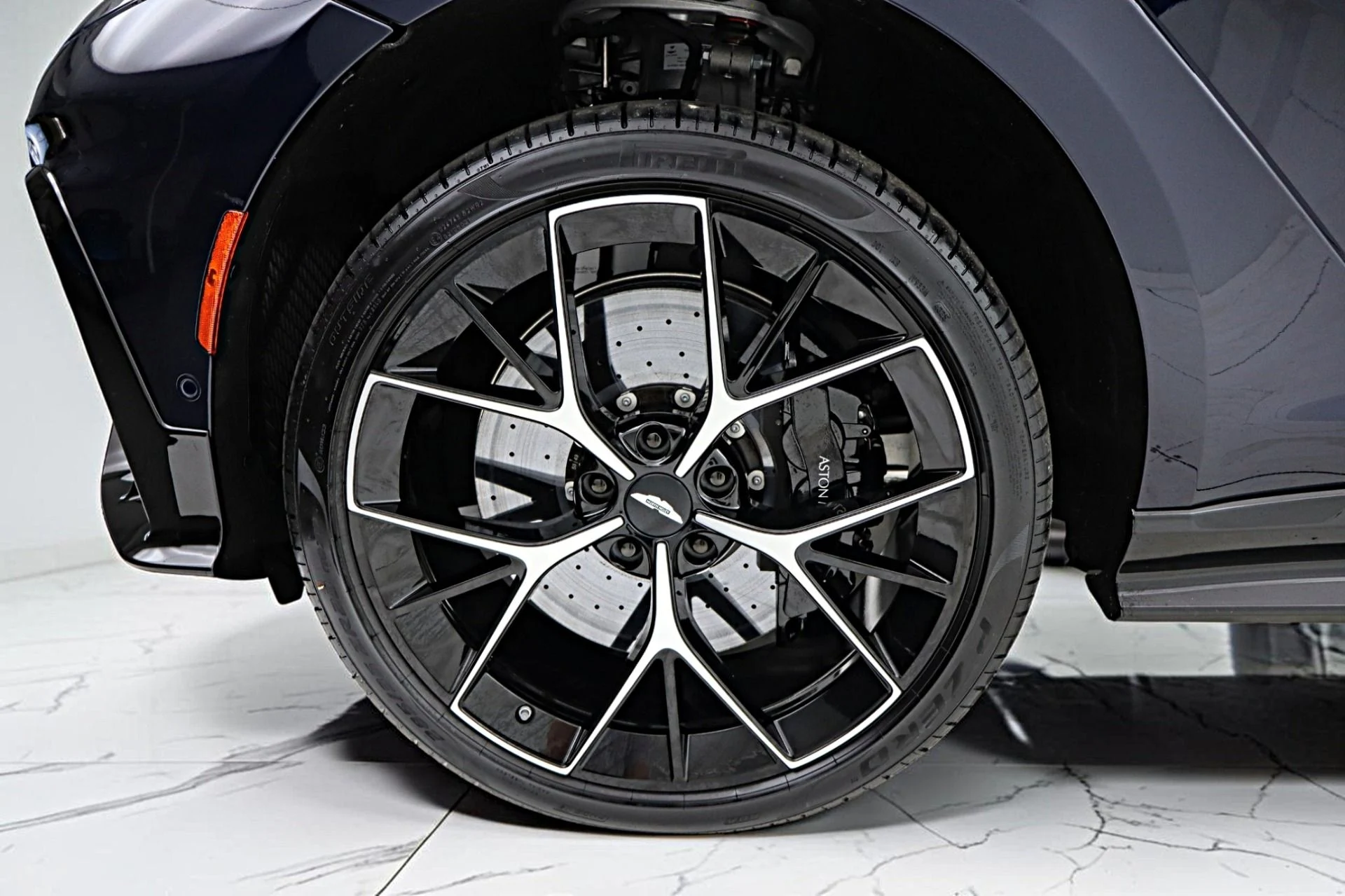 mph049_3460878801_New_2026_Aston_Martin_DBX_S_9e9ceec0ab