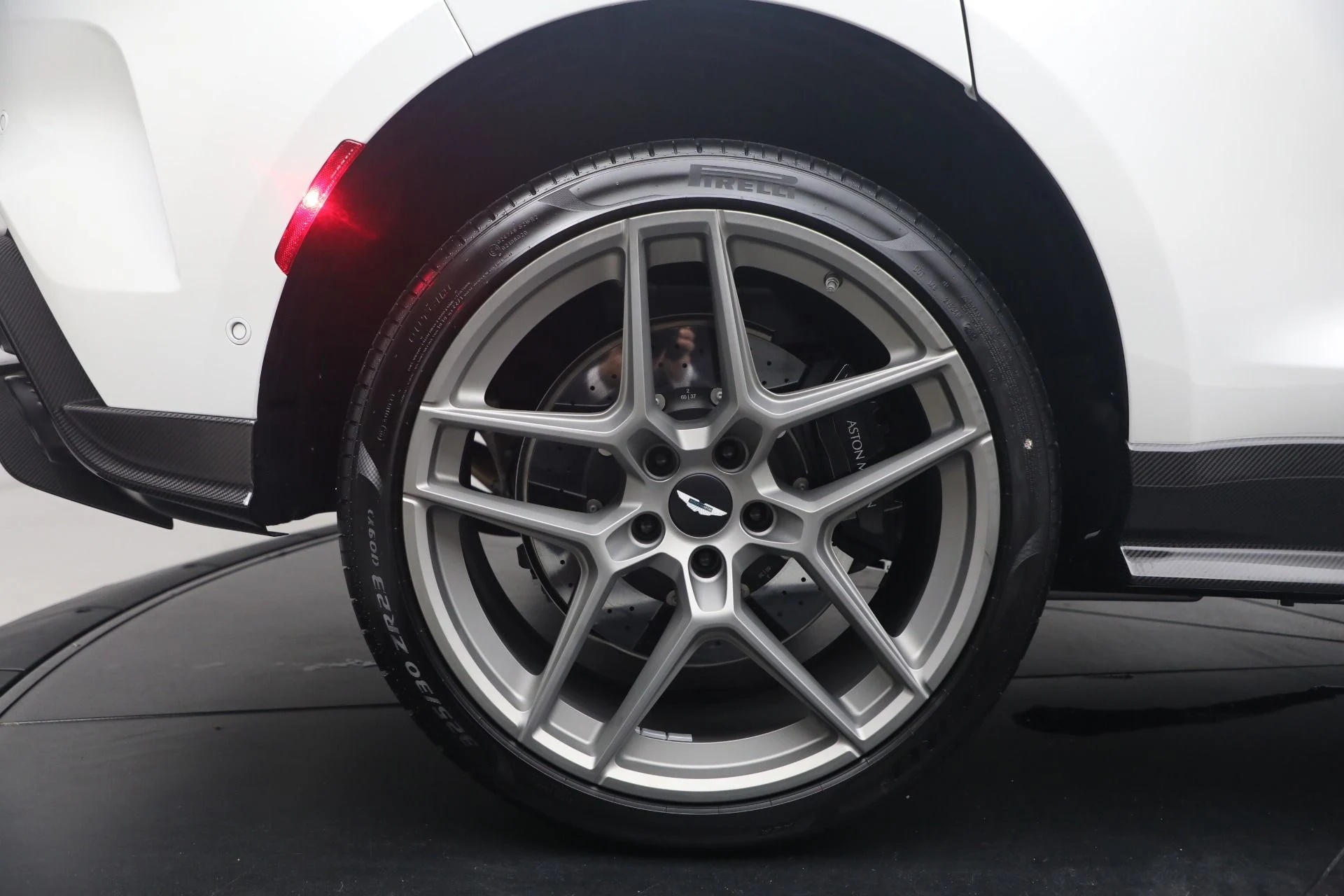 mph049_3467940526_New_2026_Aston_Martin_DBX_S_1779888036_15c7a69a8d