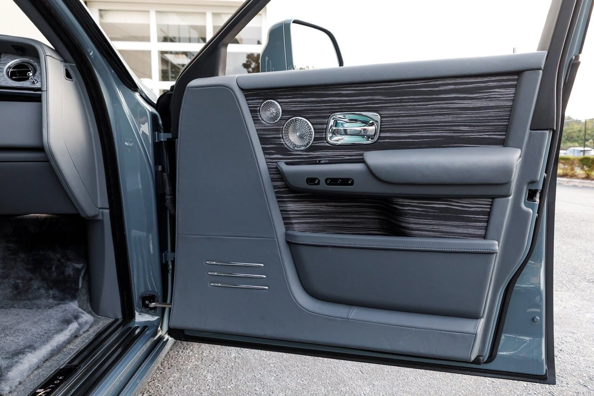 mph049_348425240_6bcbbccdf11e25544835103c09c434e0x_130030e31c