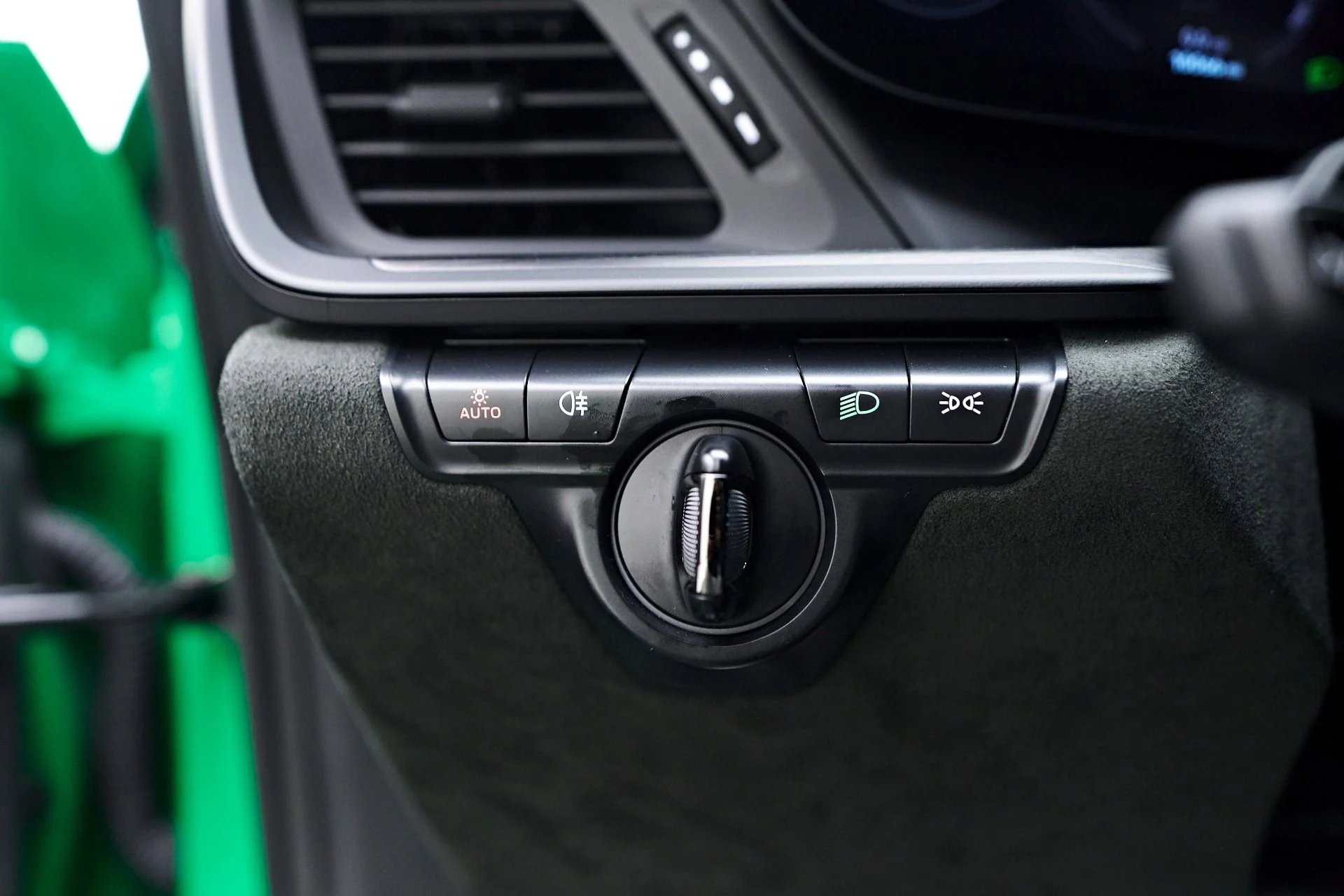 mph049_3488373131_Used_2022_Porsche_911_GT_3_1763574748_61d05c76af