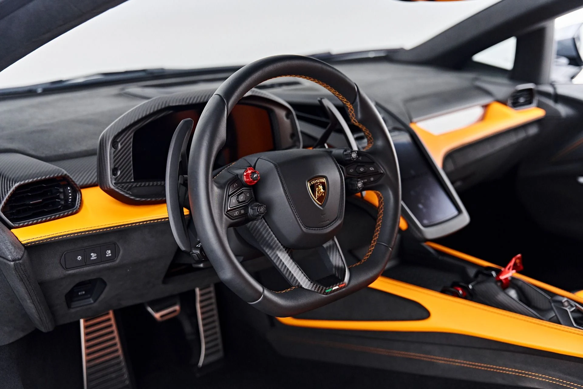 mph049_3500987617_Used_2024_Lamborghini_Revuelto_Base_1789623452_117d974a79