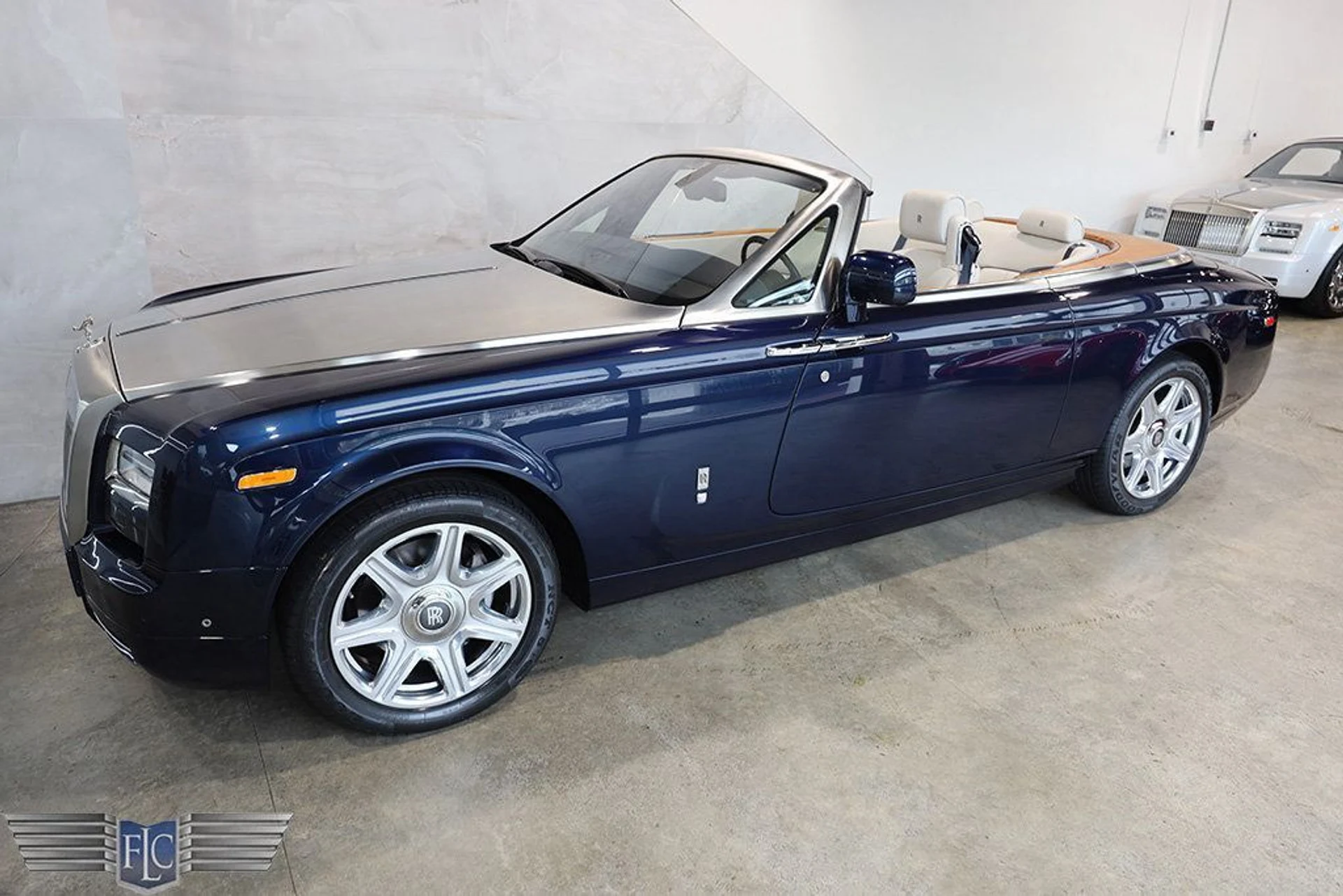 mph049_3501552373_used_2013_rolls_royce_phantom_coupe_2drdrophead_9689_22930572_50_1024_45896660a0