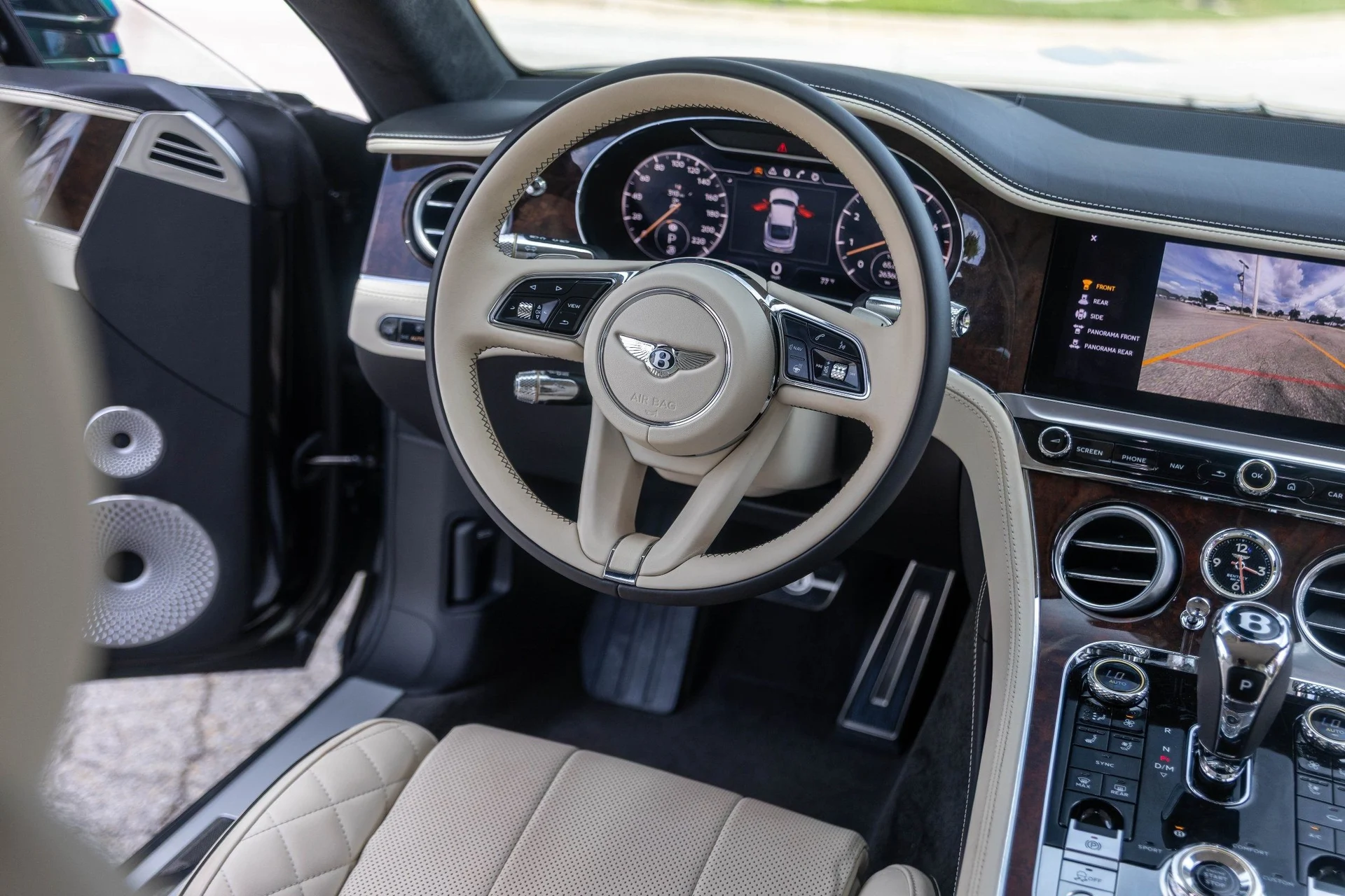 mph049_3502848102_Hi_Tech_Luxury_Imports_LLC_SCBCG_2_ZG_6_NC_090901_image_49_9b3b8205c6