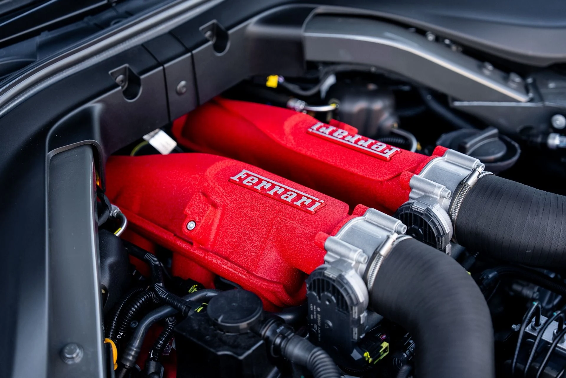 mph049_3508258377_Used_2024_Ferrari_Roma_Spider_1764029049_70ac0187b3