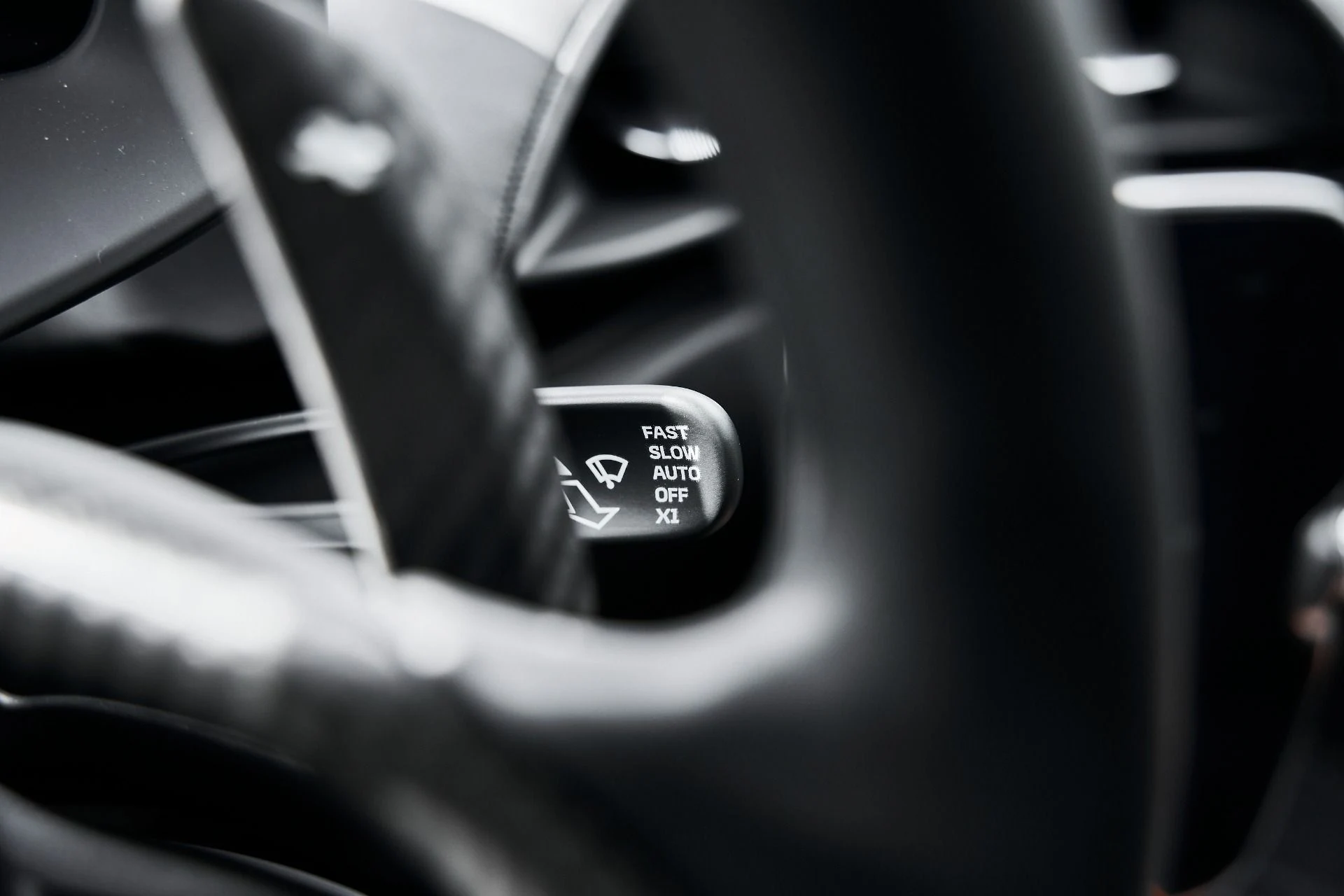 mph049_3511144872_Used_2024_Mc_Laren_Artura_1775583395_5bc5b04919