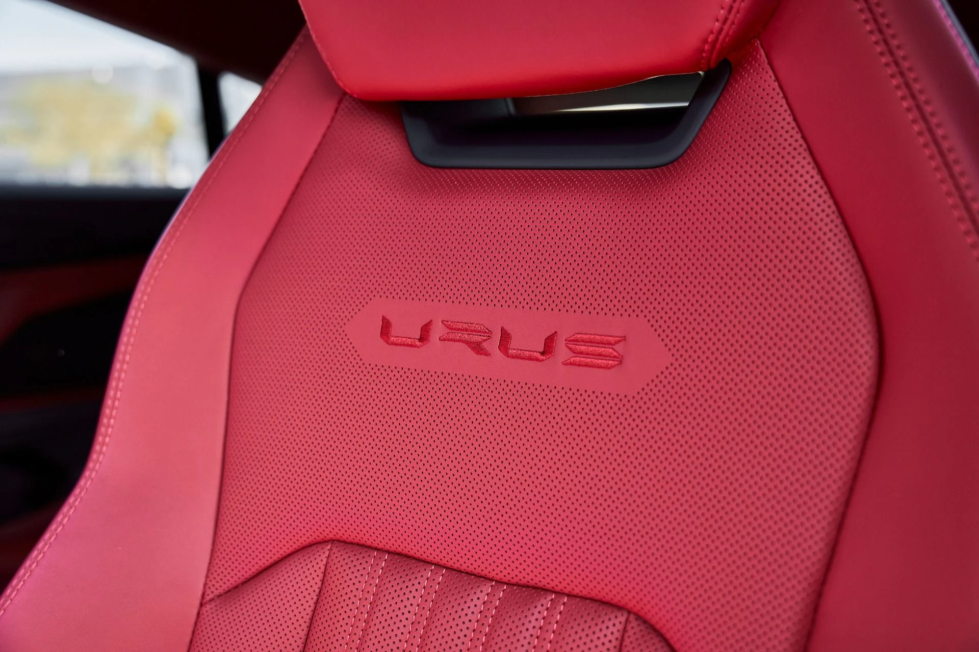 mph049_3520186231_Used_2024_Lamborghini_Urus_S_1769733296_193a2d0112