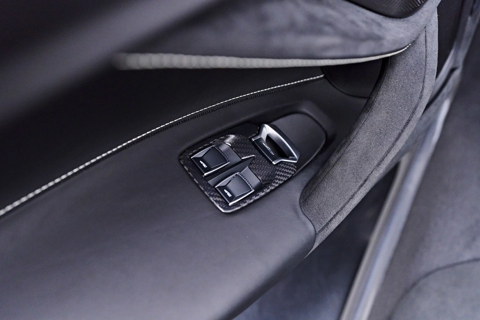 mph049_3531679117_Used_2024_Mc_Laren_750_S_1750817086_bd90dbc04f