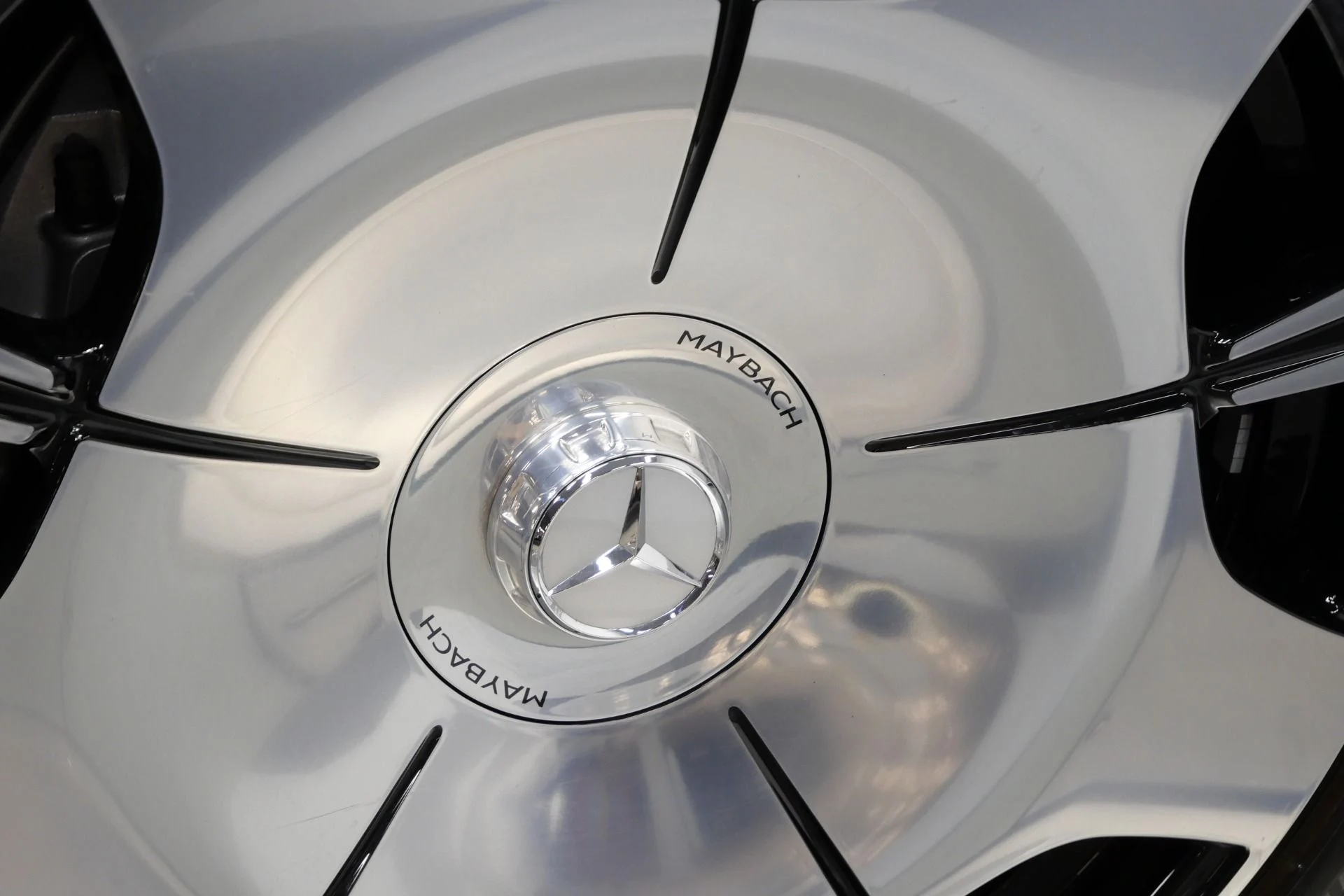 mph049_3533012907_Used_2026_Mercedes_Benz_Maybach_SL_680_Monogram_Series_As_New_Condition_1767976694_c7b3a99acd