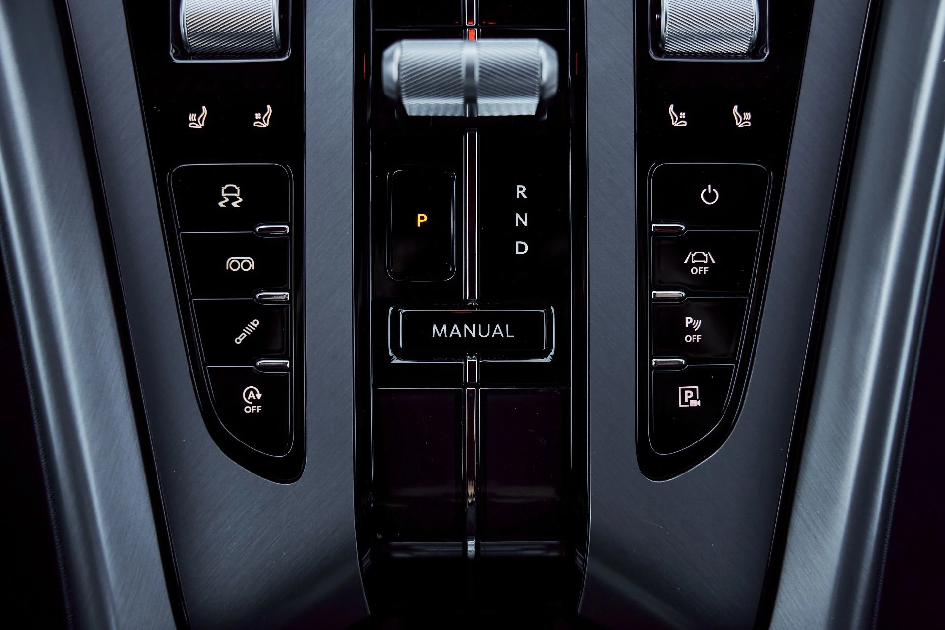 mph049_3553638435_Used_2024_Aston_Martin_DB_12_1767840052_fd9d25637a