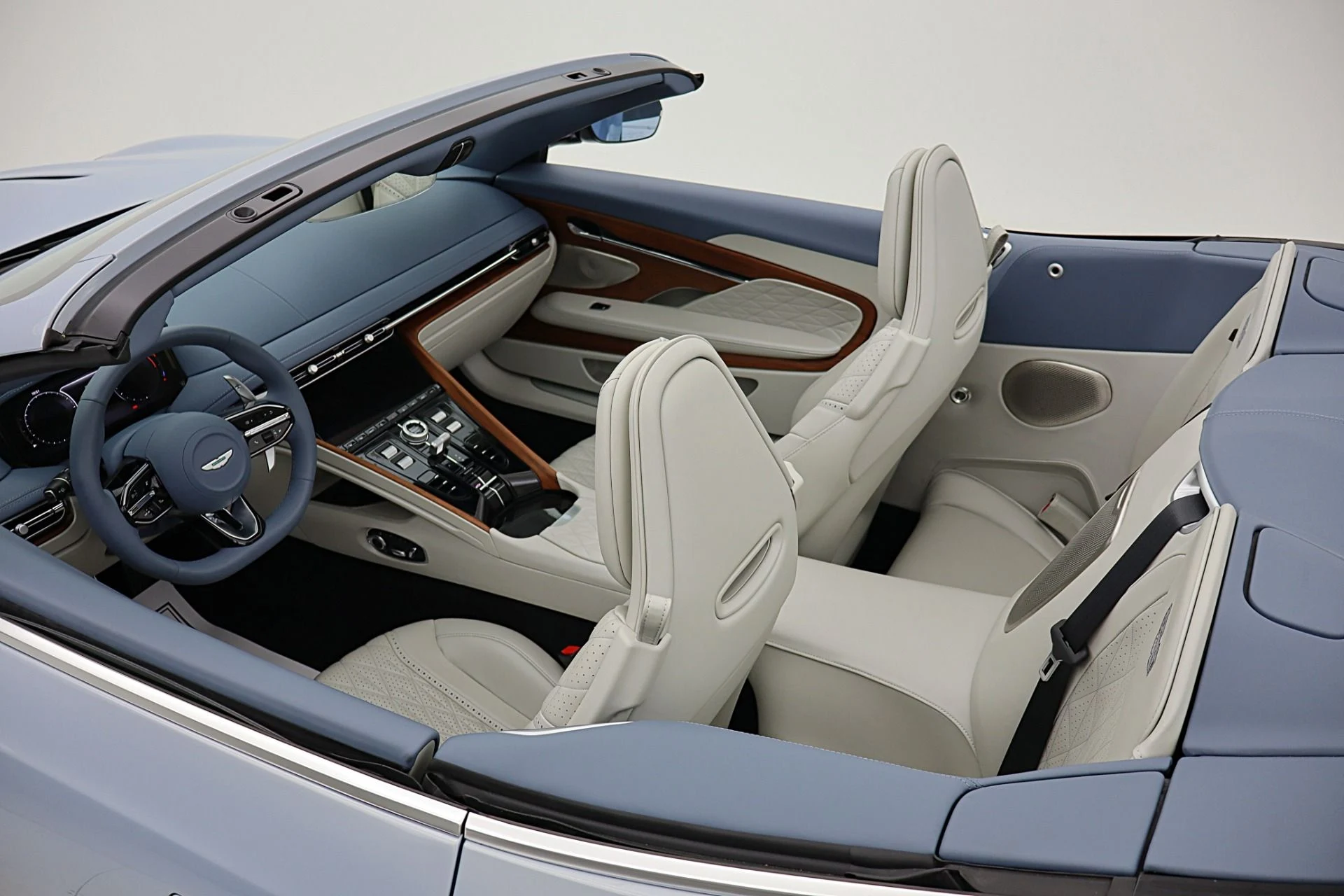 mph049_3556689967_New_2026_Aston_Martin_DB_12_Volante_aacb201516
