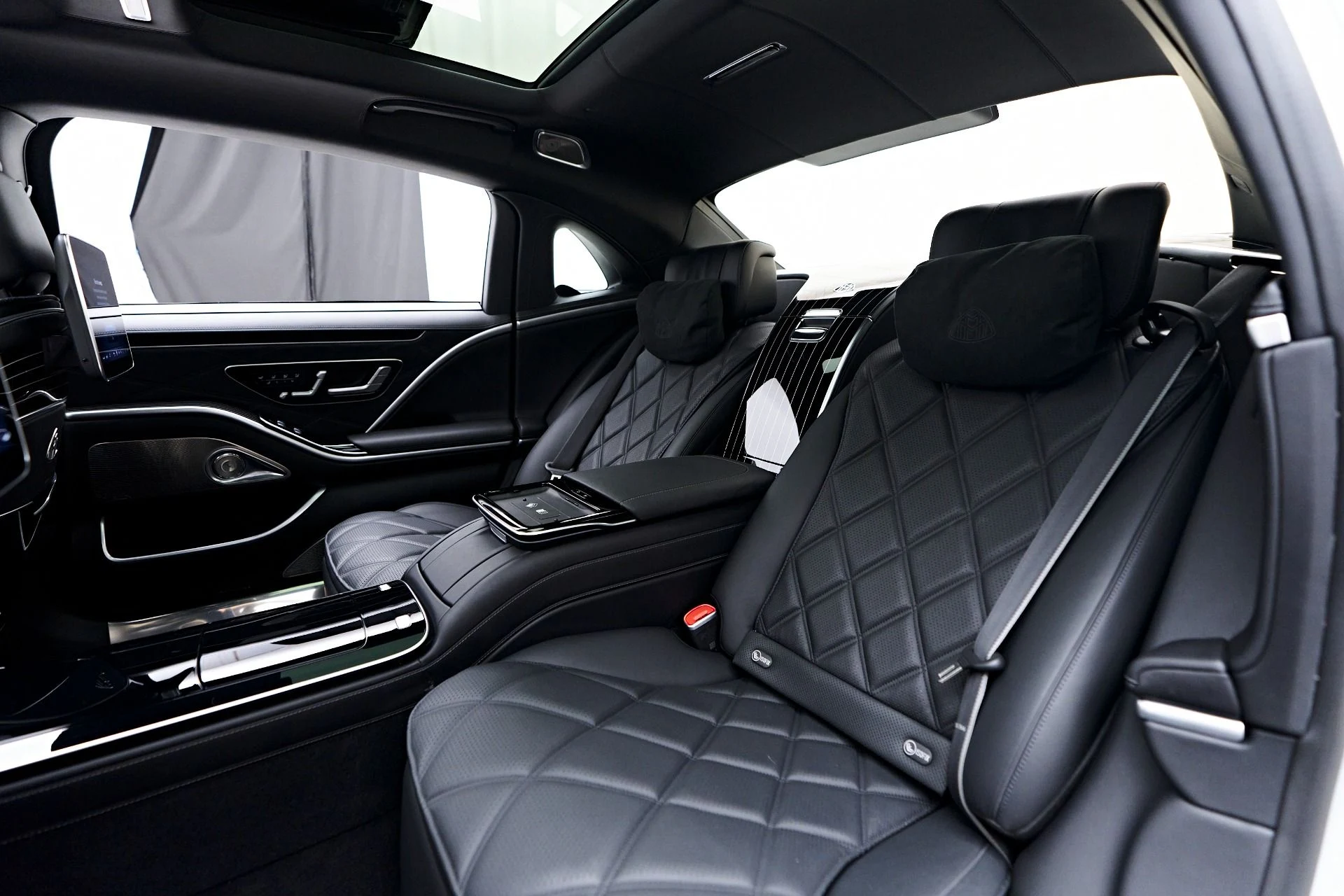mph049_3561062065_Used_2025_Mercedes_Benz_S_Class_Maybach_S_580_1757004268_f751b058e9