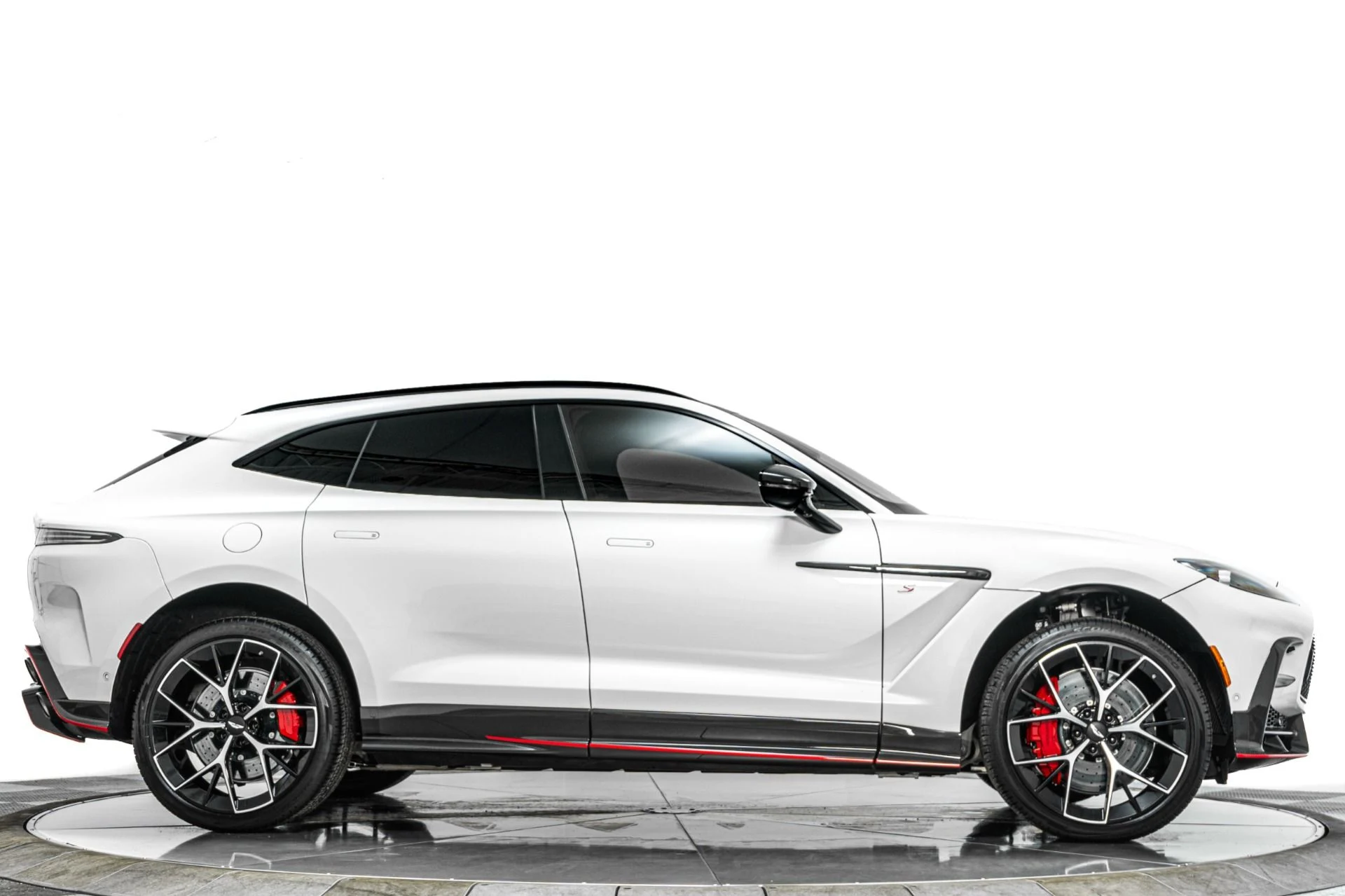 mph049_3609573678_Used_2026_Aston_Martin_DBX_S_1792083378_e77ba69efd