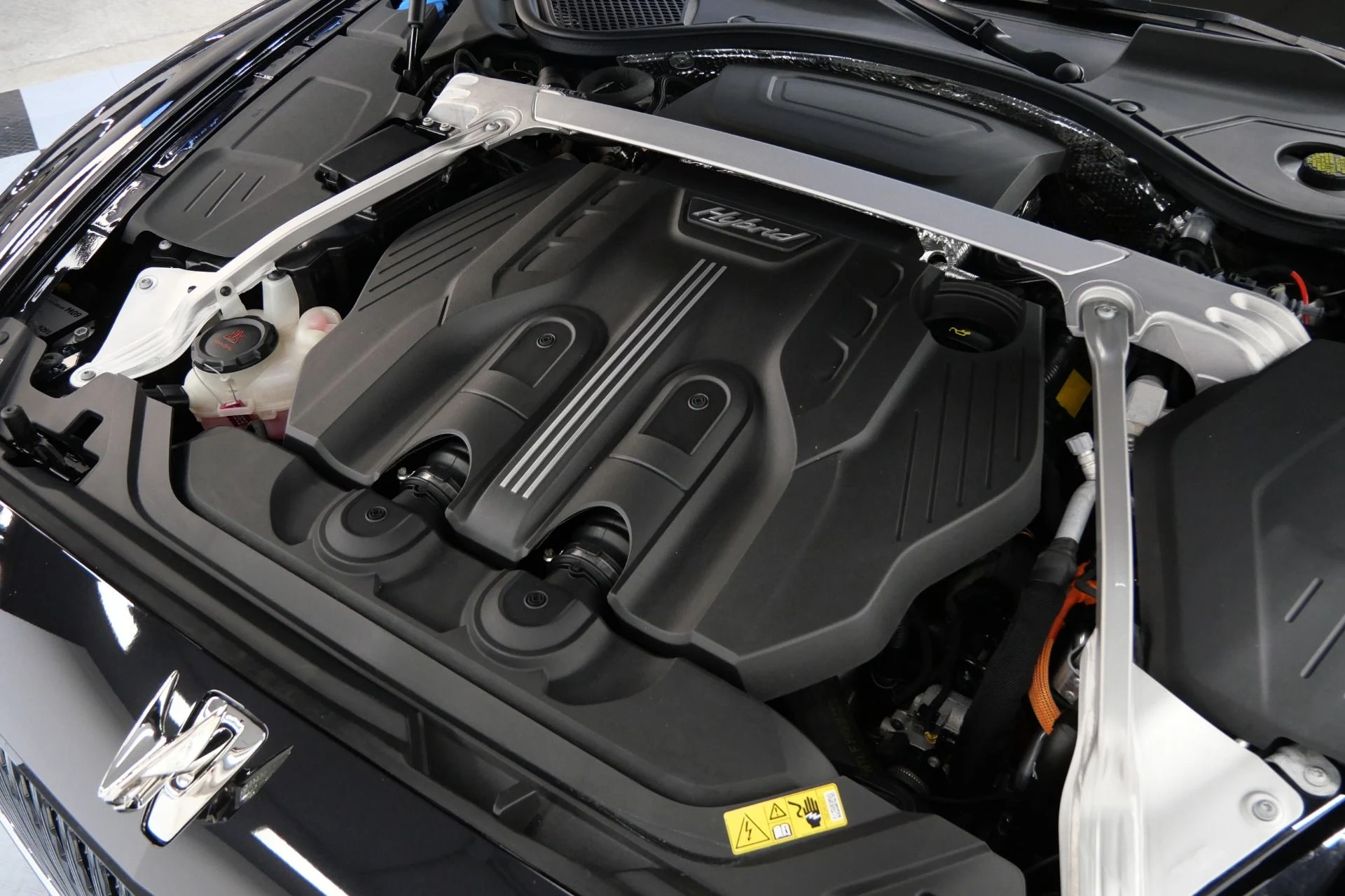 mph049_3617382075_Used_2023_Bentley_Flying_Spur_Hybrid_Touring_Specification_Contrast_Stitching_Piping_Bang_and_Olufsen_1769812693_3ba0ae60c2