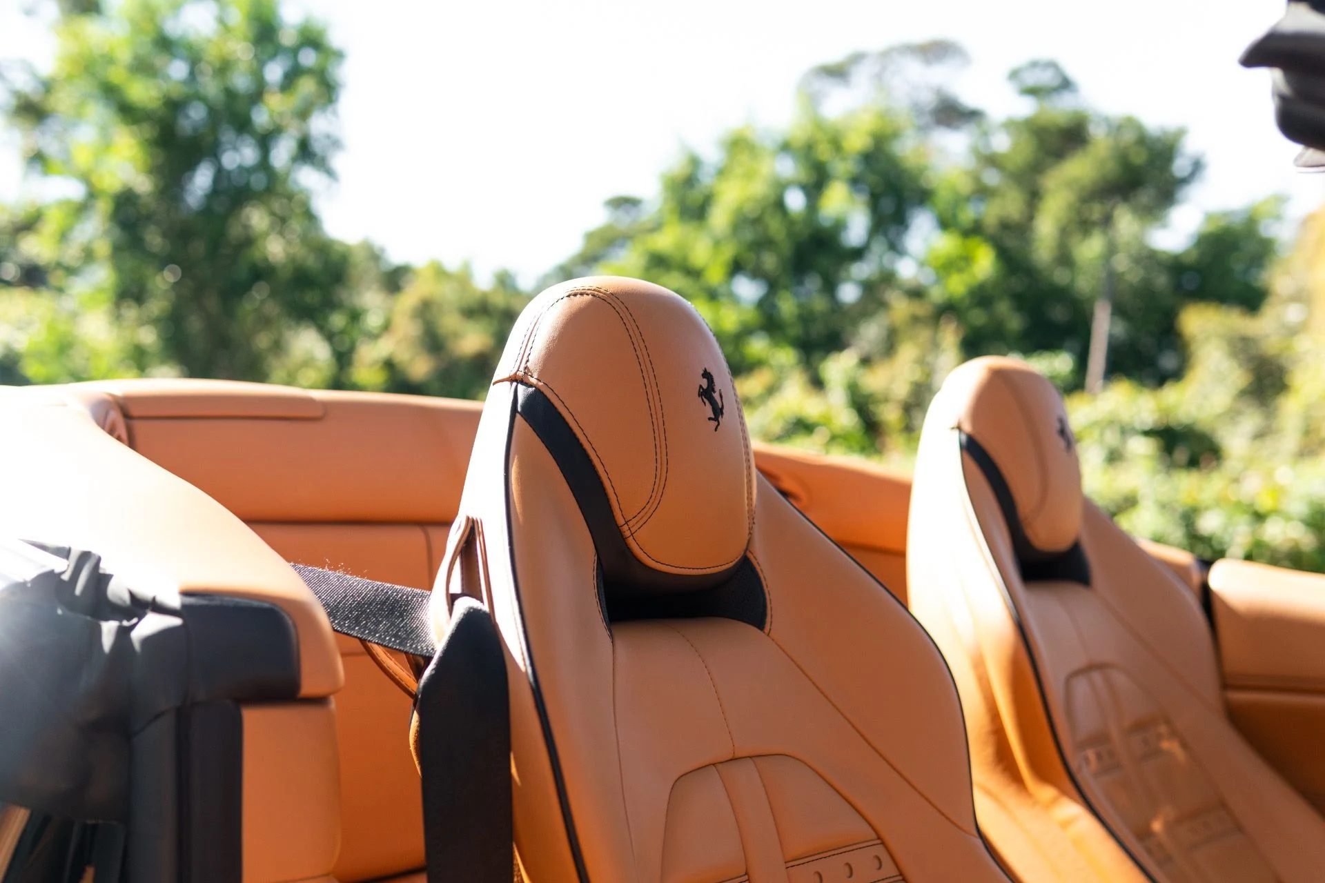 mph049_3628083918_Used_2017_Ferrari_California_T_1767065452_907a4204f5