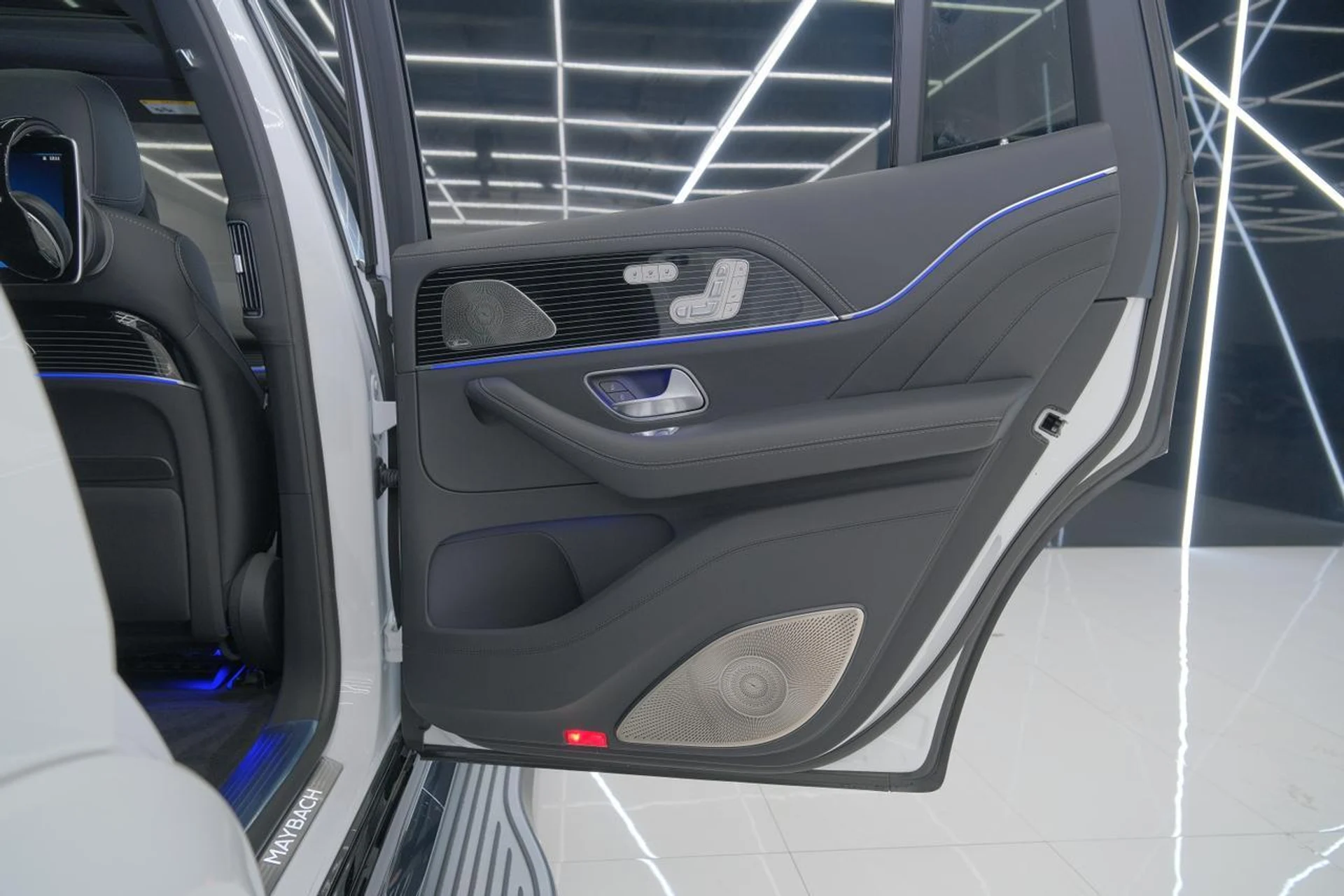 mph049_3633315509_d38aa21ec82b81b48e3a879895be0003_e01b93b42f