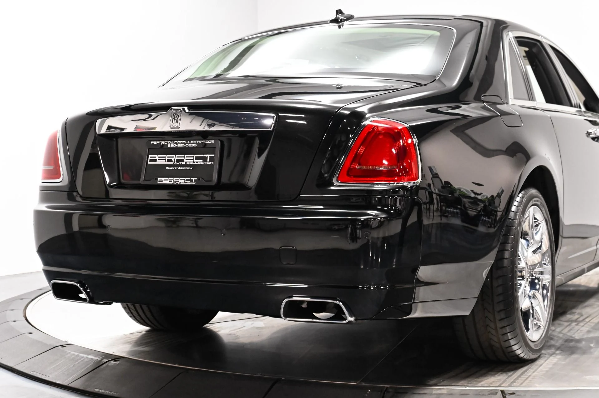mph049_364367798_Used_2012_Rolls_Royce_Ghost_Base_1789141578_a58837323e
