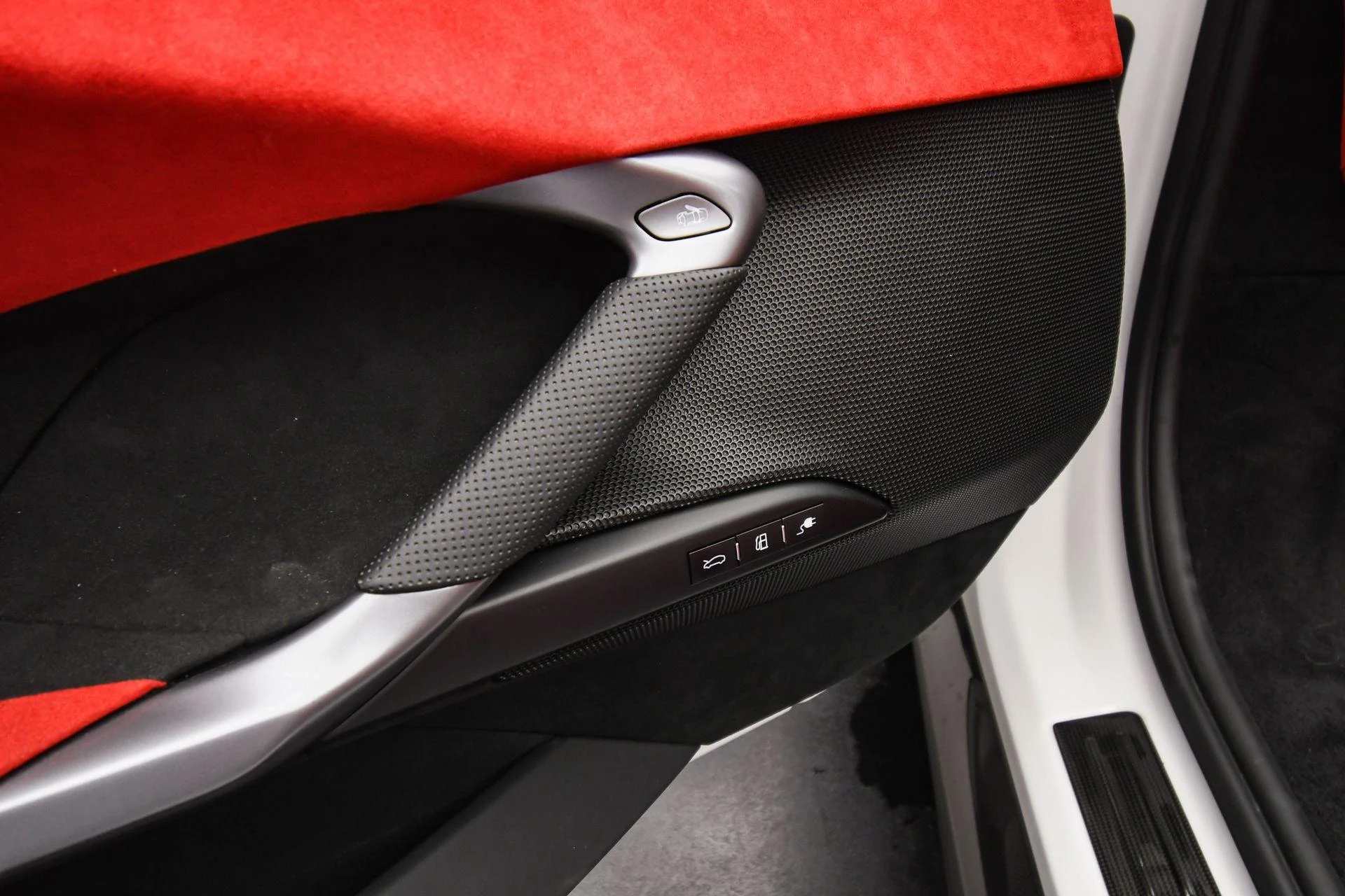 mph049_3655854087_Used_2025_Ferrari_296_GTS_CONV_1757451391_567d751ac2