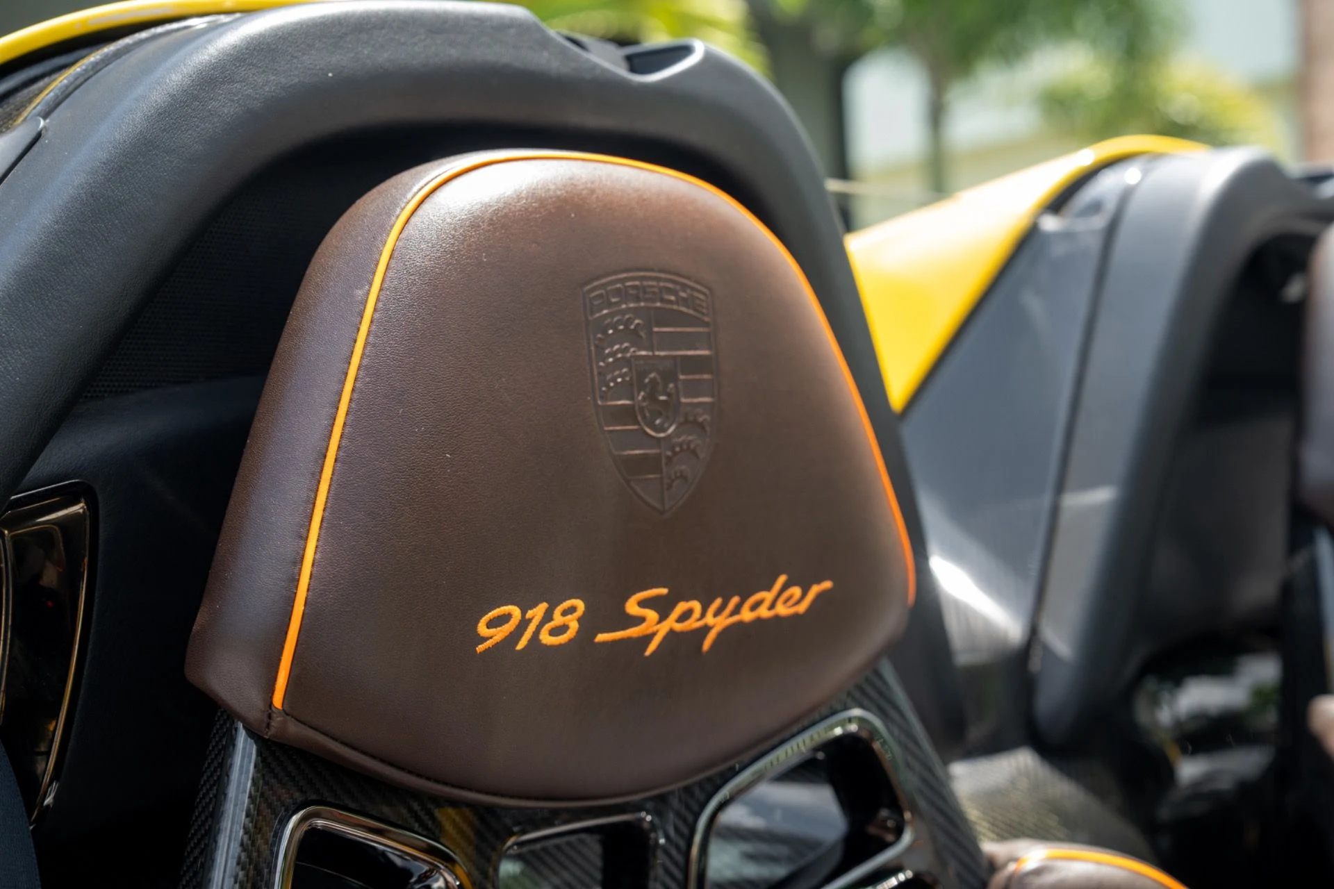 mph049_3666524833_Used_2015_Porsche_918_Spyder_1782406252_4627ed0394