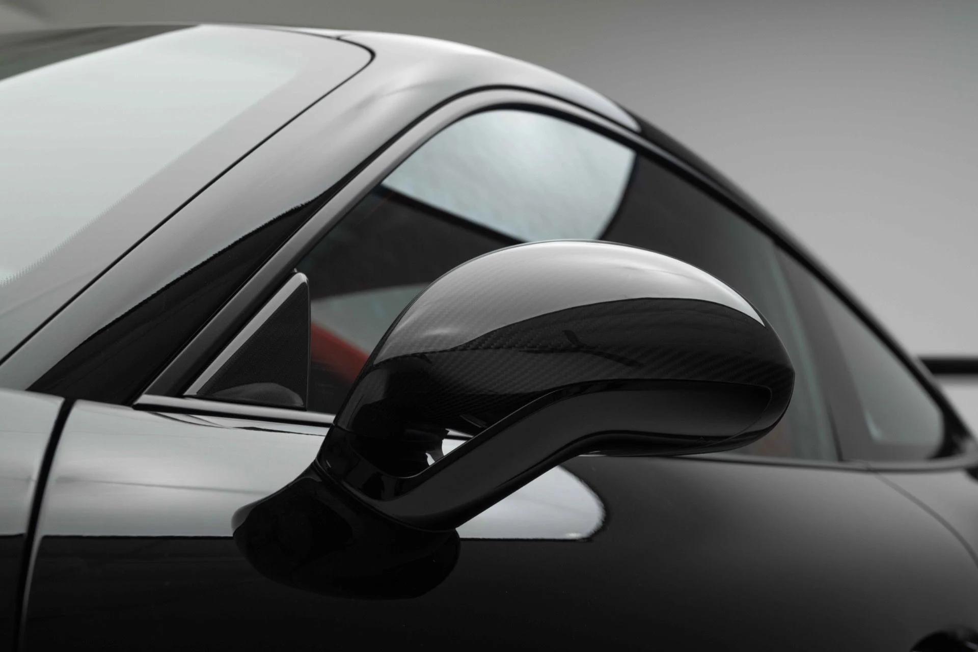 mph049_3678910121_Used_2018_Porsche_911_GT_2_RS_1774025668_ae46c33347