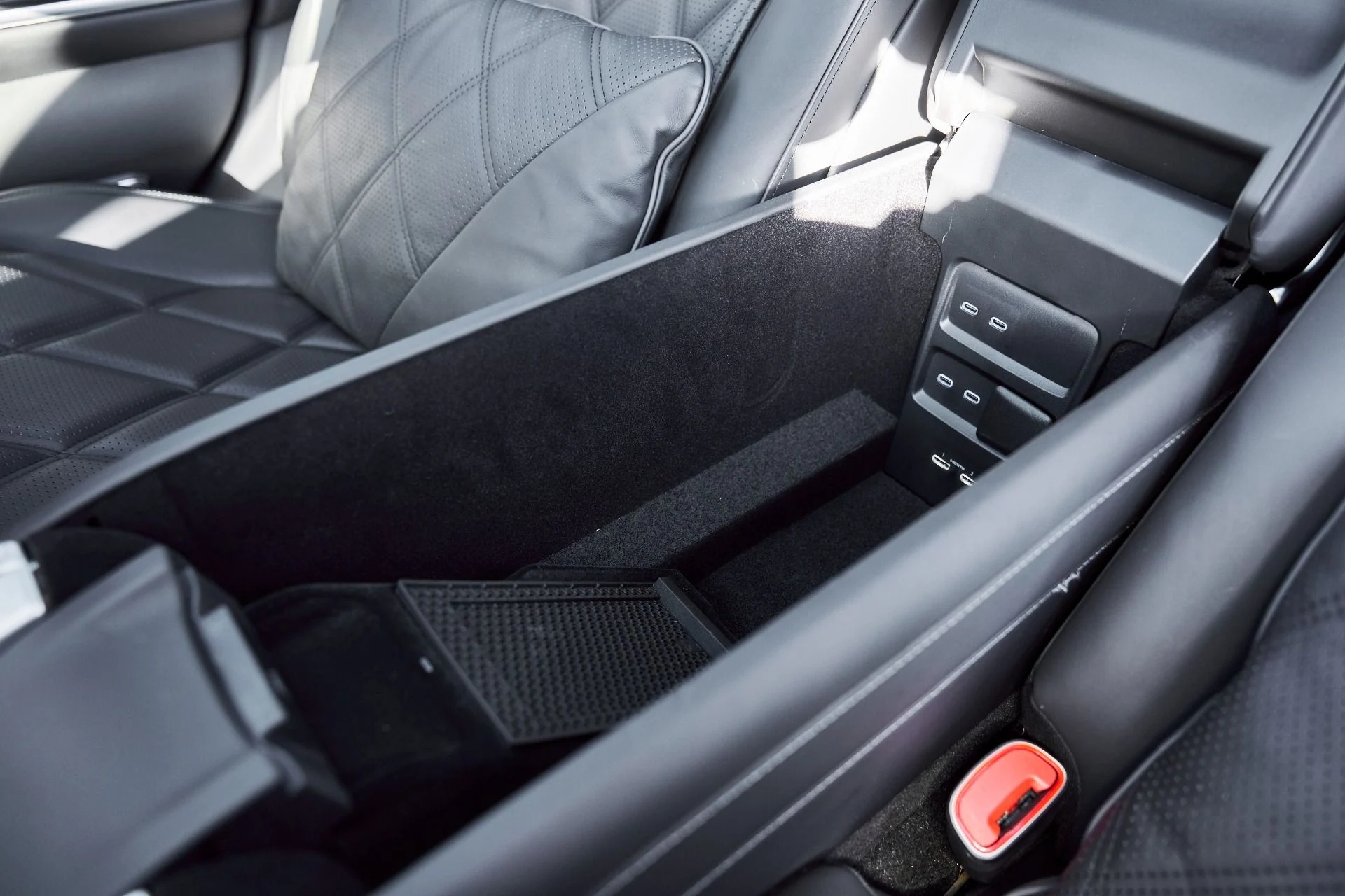 mph049_3680512476_Used_2023_Mercedes_Benz_S_Class_Maybach_S_680_1769804040_828f48da60