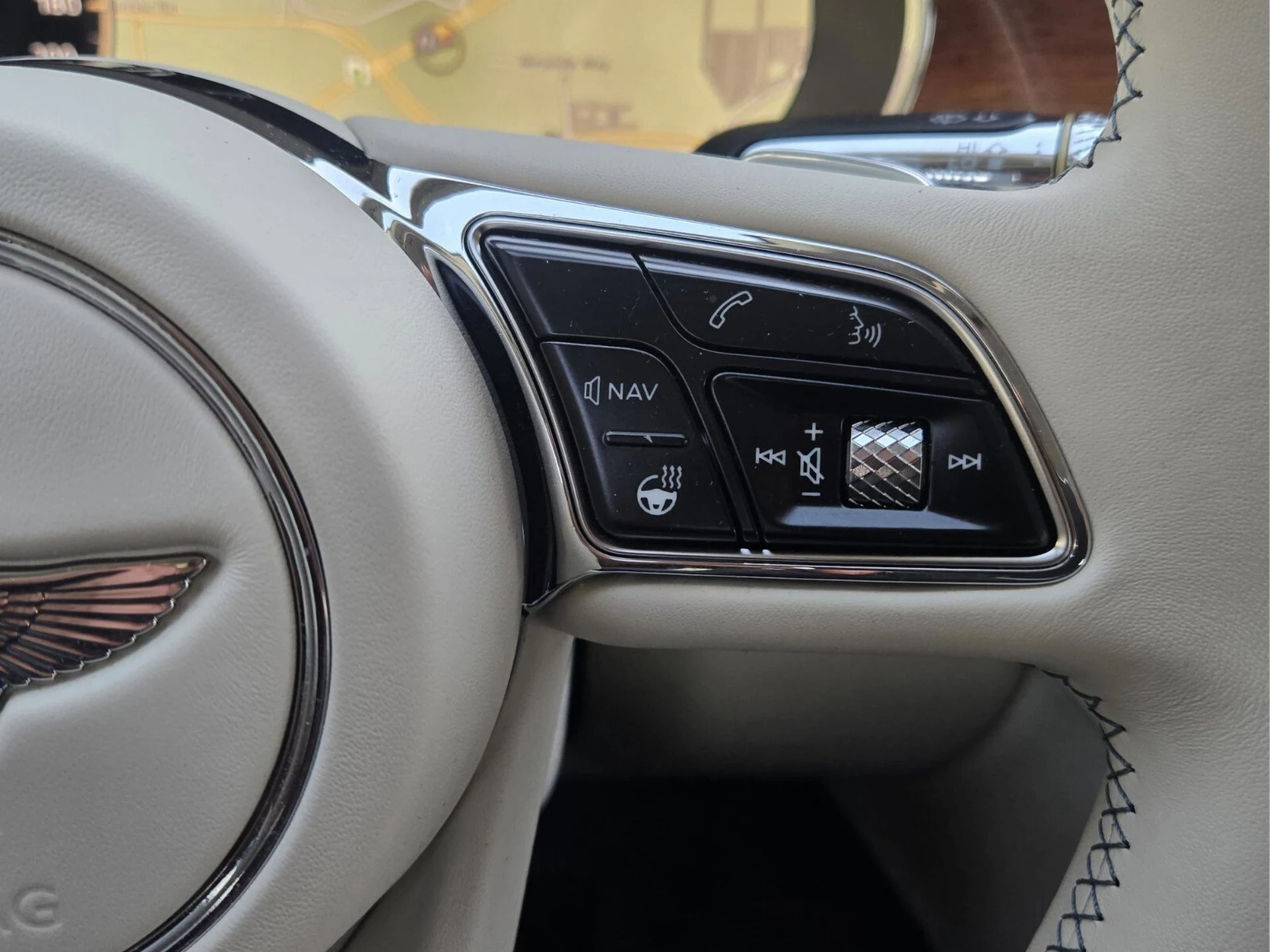 mph049_3680669221_d009518750e6130a10c99bb0b80d8ccex_112752062e