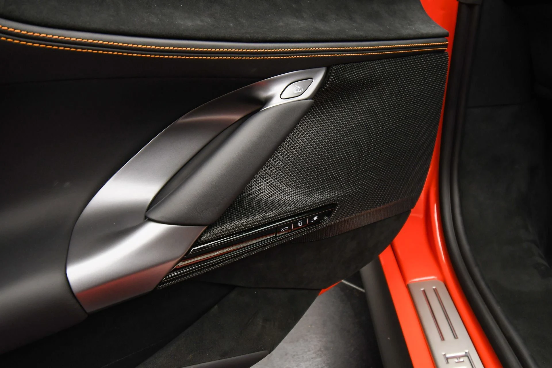 mph049_3718843604_adc9430db91b49f9baf69b2f123c197a_7185cb323d