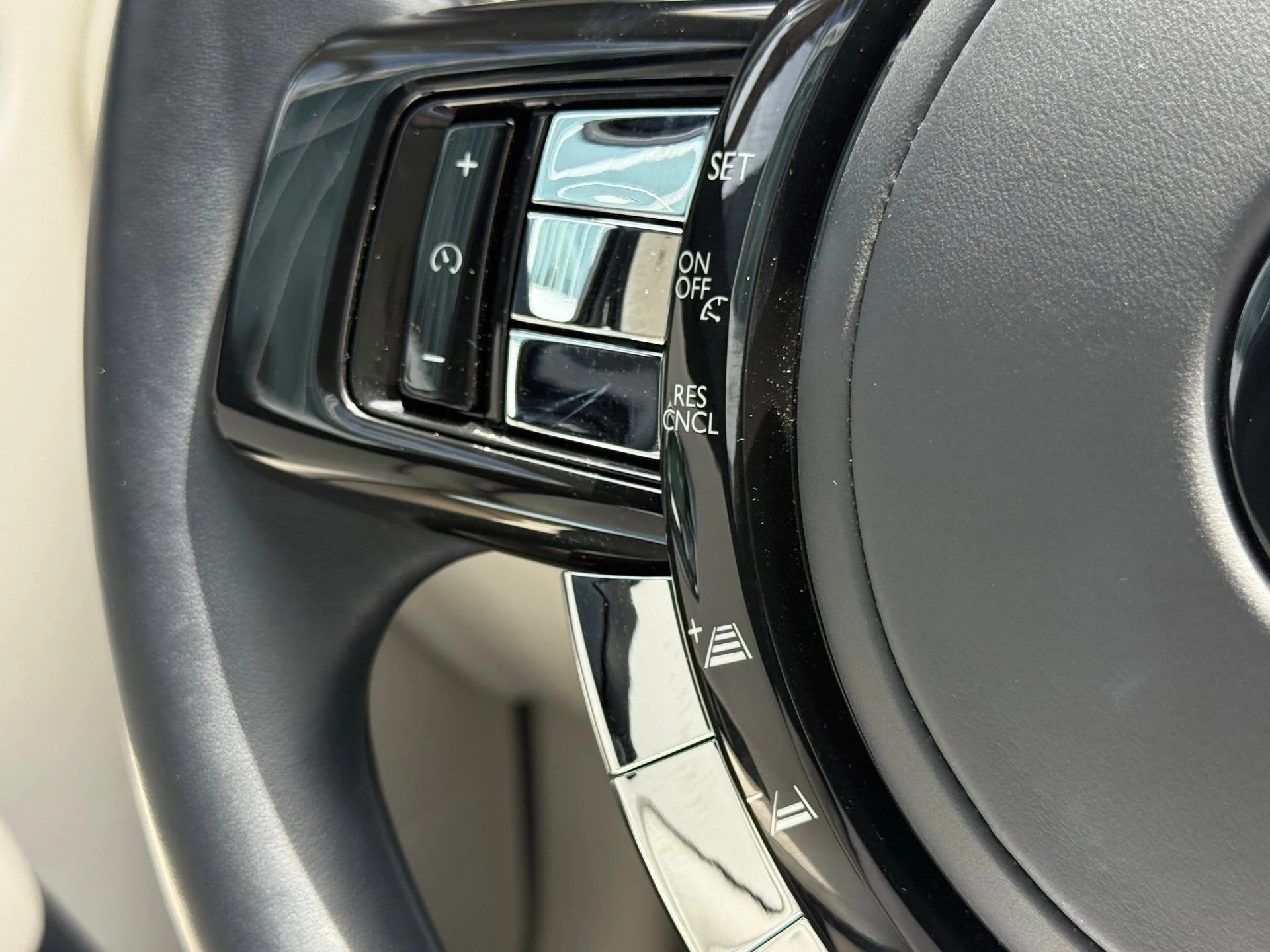 mph049_3720297064_0892450d18e84390a392c4901c608f61_85054b0603