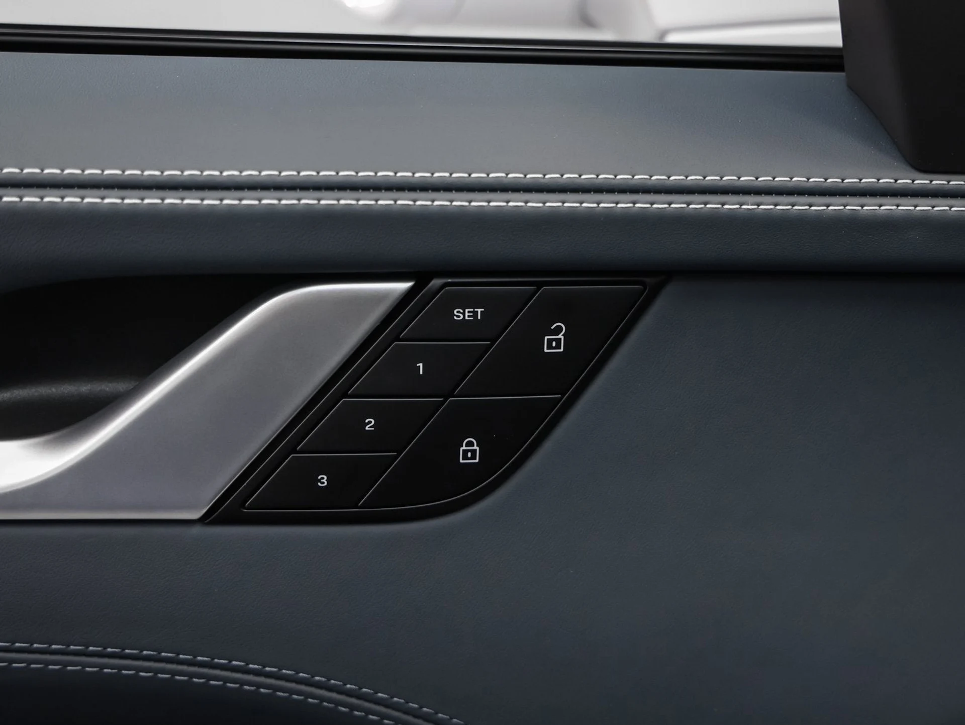 mph049_3743396742_50_019a48ade7