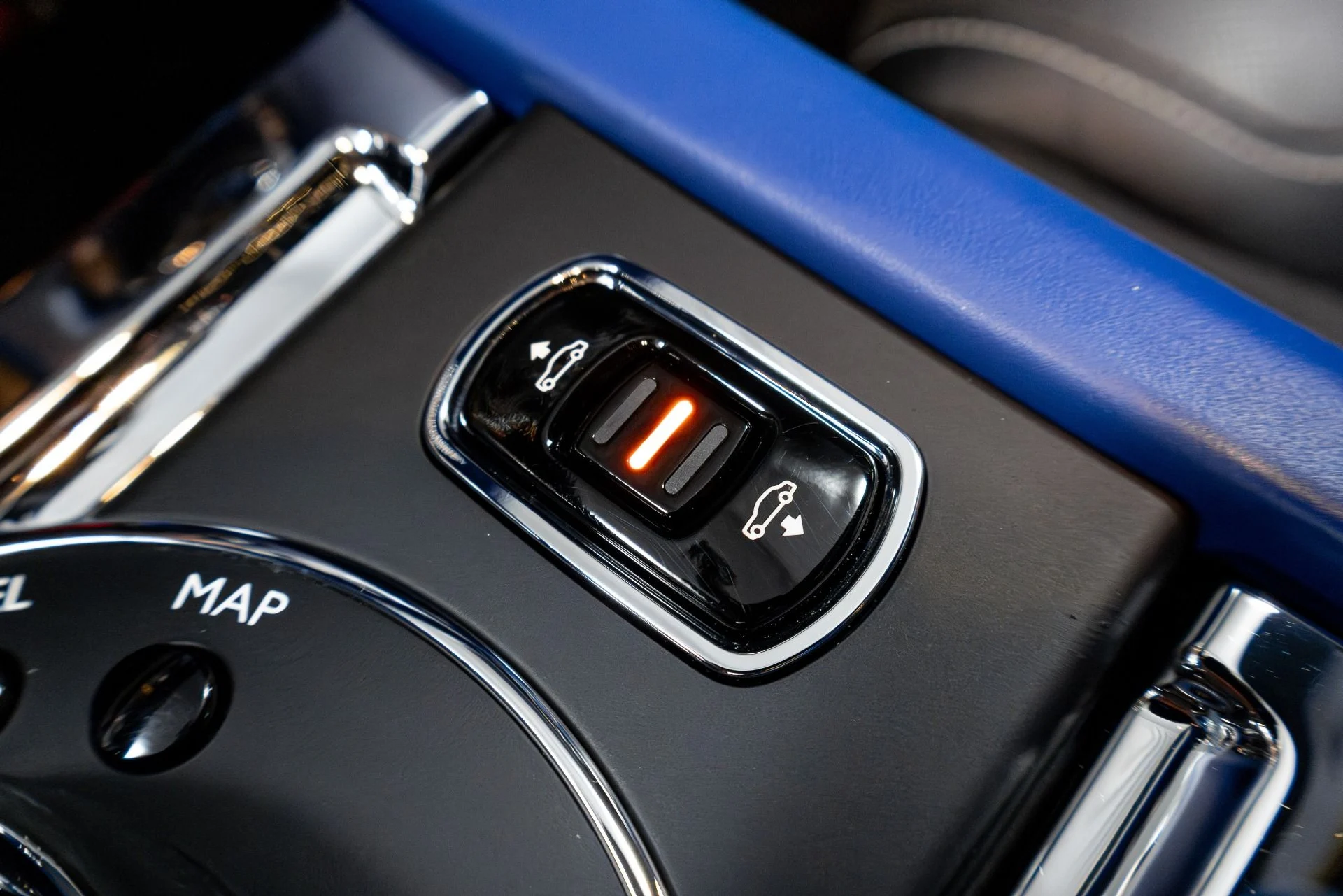 mph049_3754733673_Used_2017_Rolls_Royce_Ghost_Black_Badge_1764012368_db9a5be17b