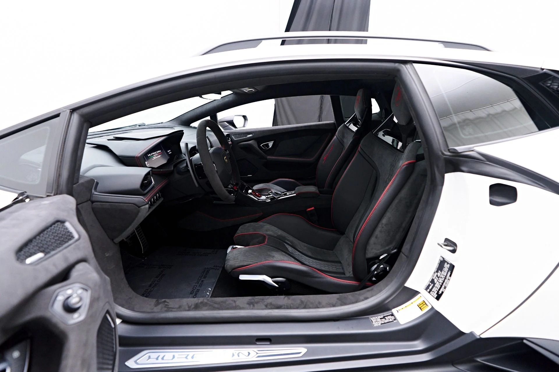 mph049_3776102557_Used_2024_Lamborghini_Huracan_Sterrato_Base_1747274234_f1ea6c978d