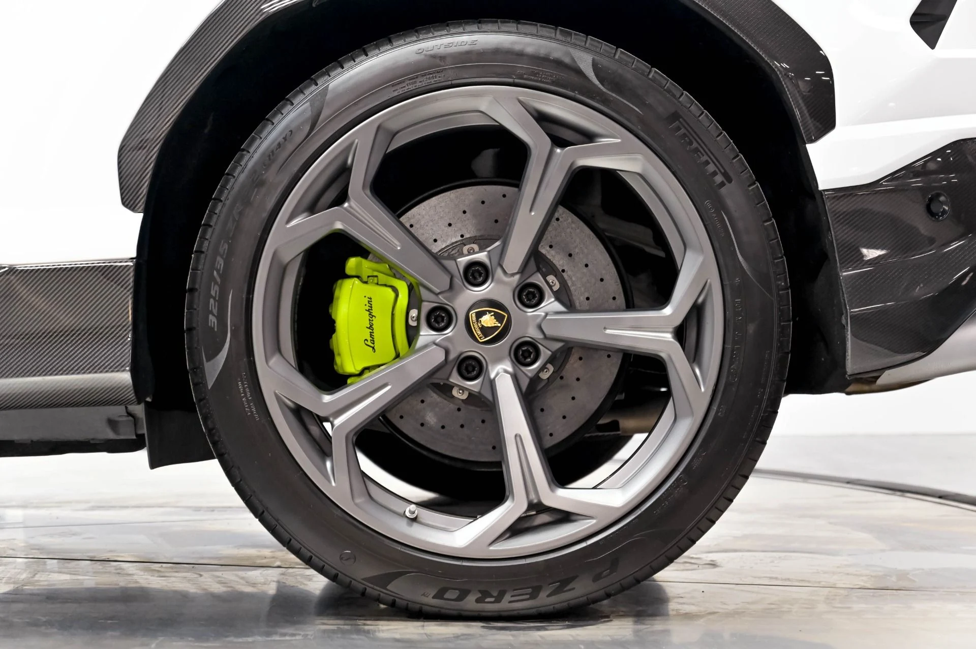 mph049_3779315184_Used_2020_Lamborghini_Urus_1778528583_2e93b237ef