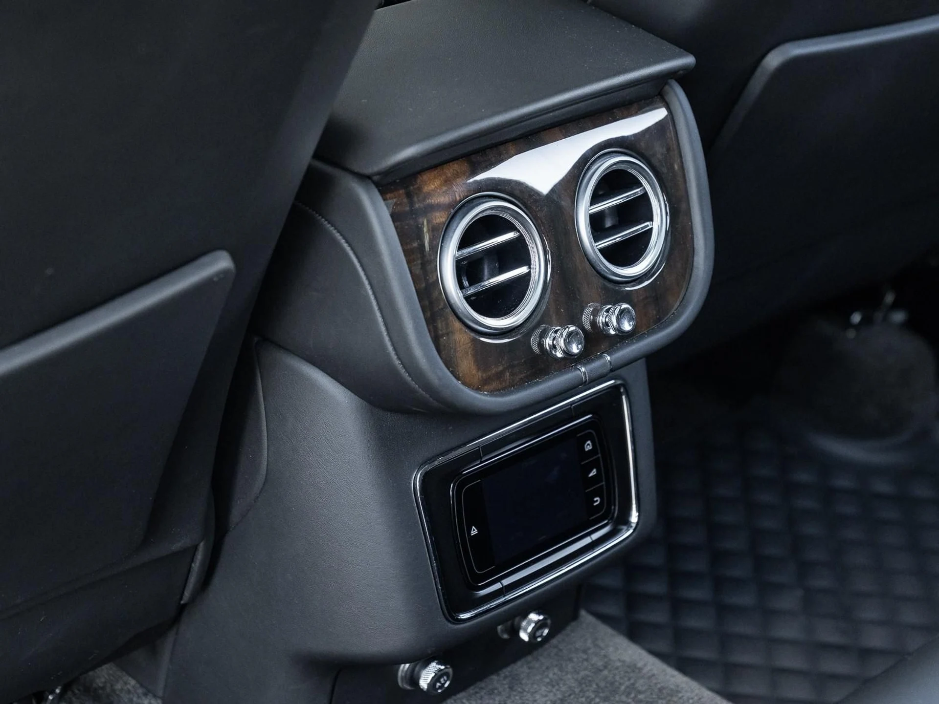 mph049_3787163148_Used_2018_Bentley_Bentayga_W12_Signature_1761171422_44d7f1533e