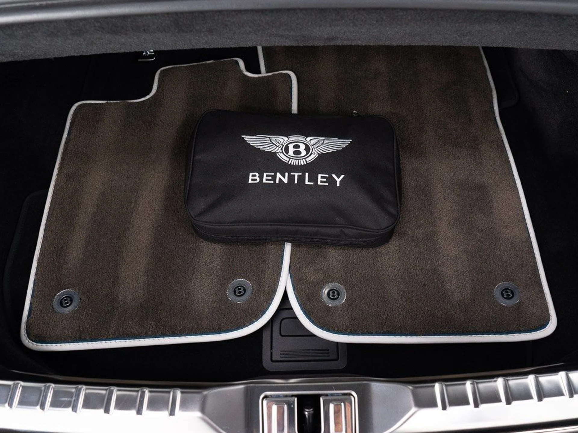 mph049_3791053981_f3a5847d35a0e9a9f1392be74813bff7_1dd0ee4f98