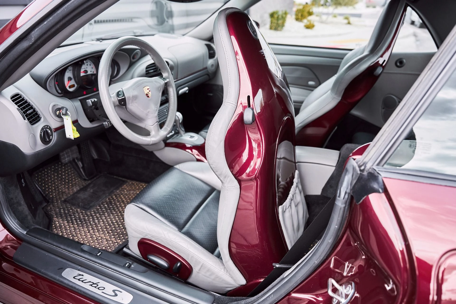 mph049_3805113903_Used_2005_Porsche_911_Turbo_S_1770864443_974b80f108