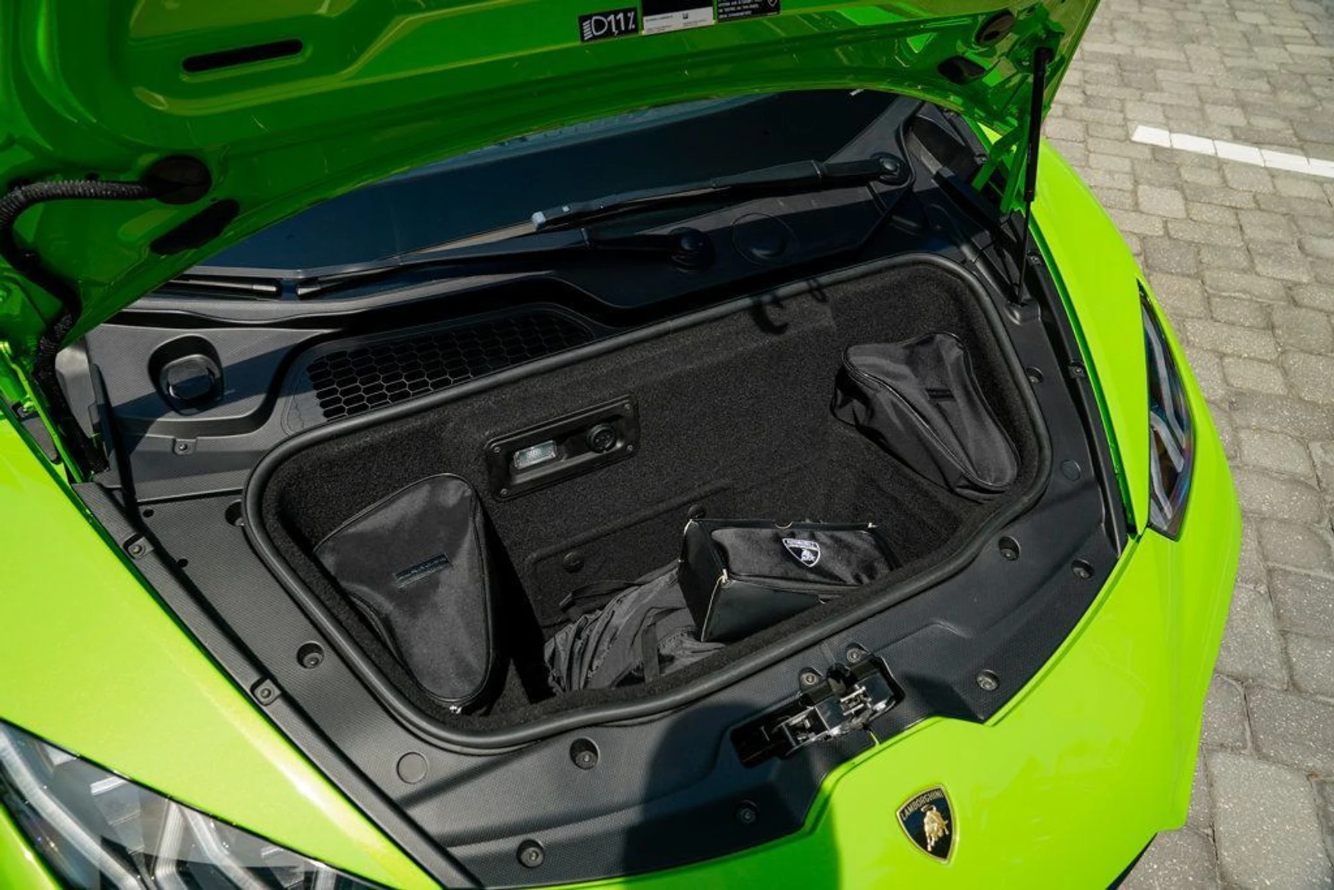 mph049_382873536_used_2020_lamborghini_huracan_evo_coupeawd_14354_22890839_50_1024_167f284644
